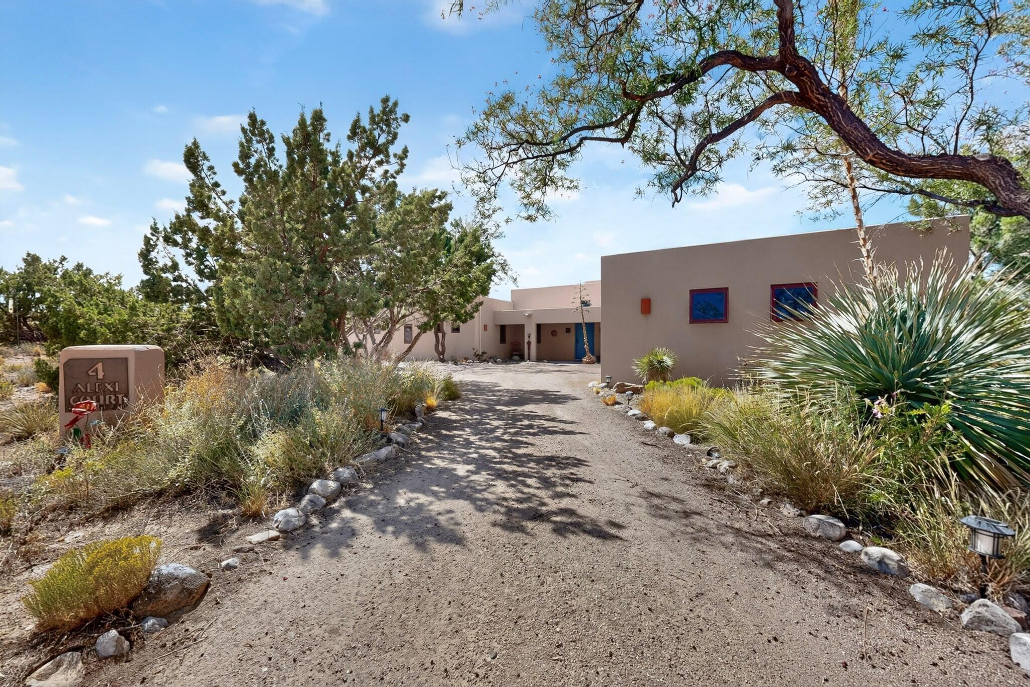 4 Alexi Court — photo