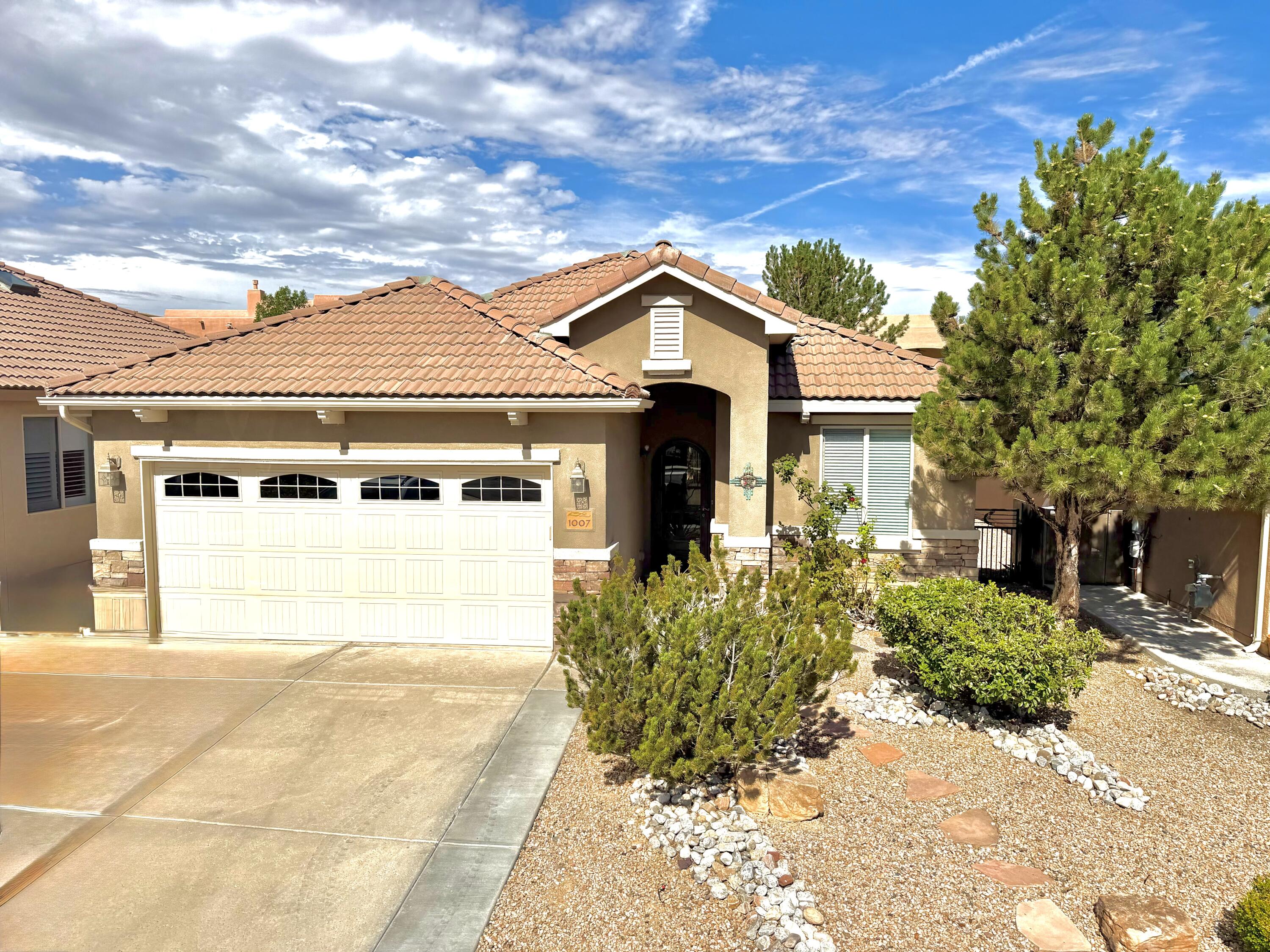 1007 Desert Willow Court — photo