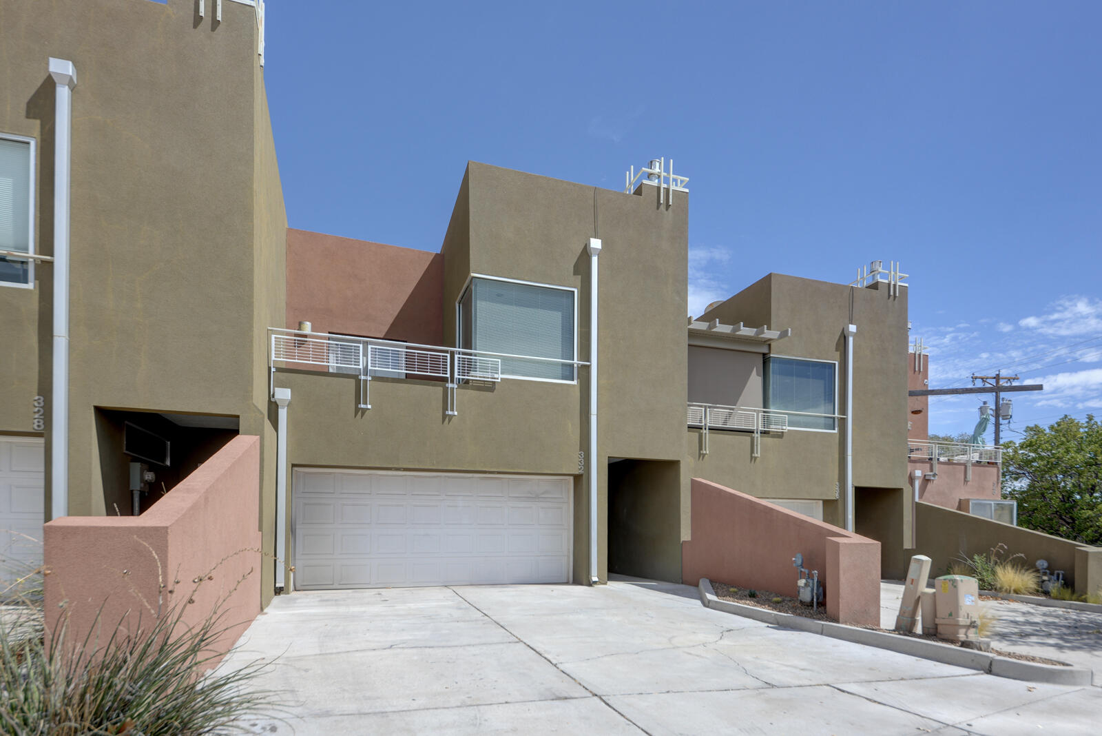 332 Valverde Drive SE — photo