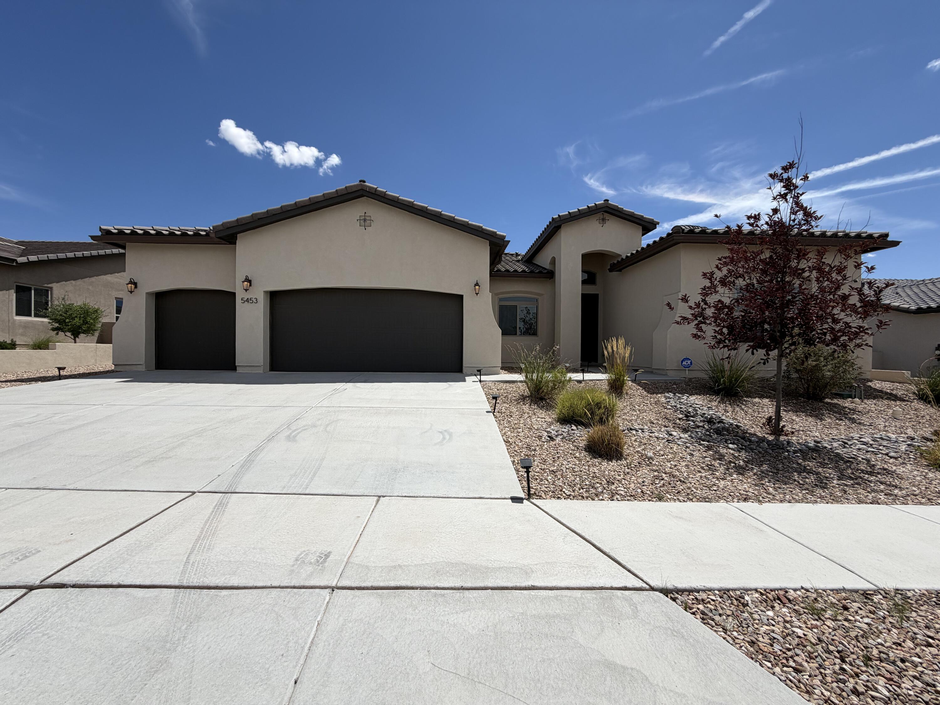 5453 Pikes Peak Loop NE — photo