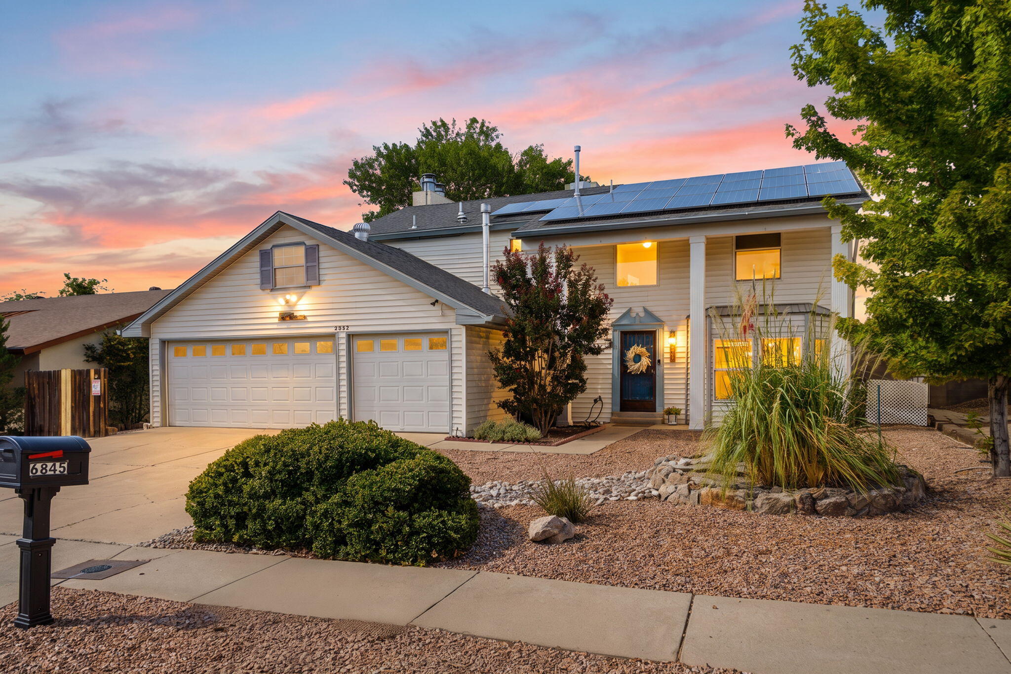 6845 Vivian Drive NE — photo