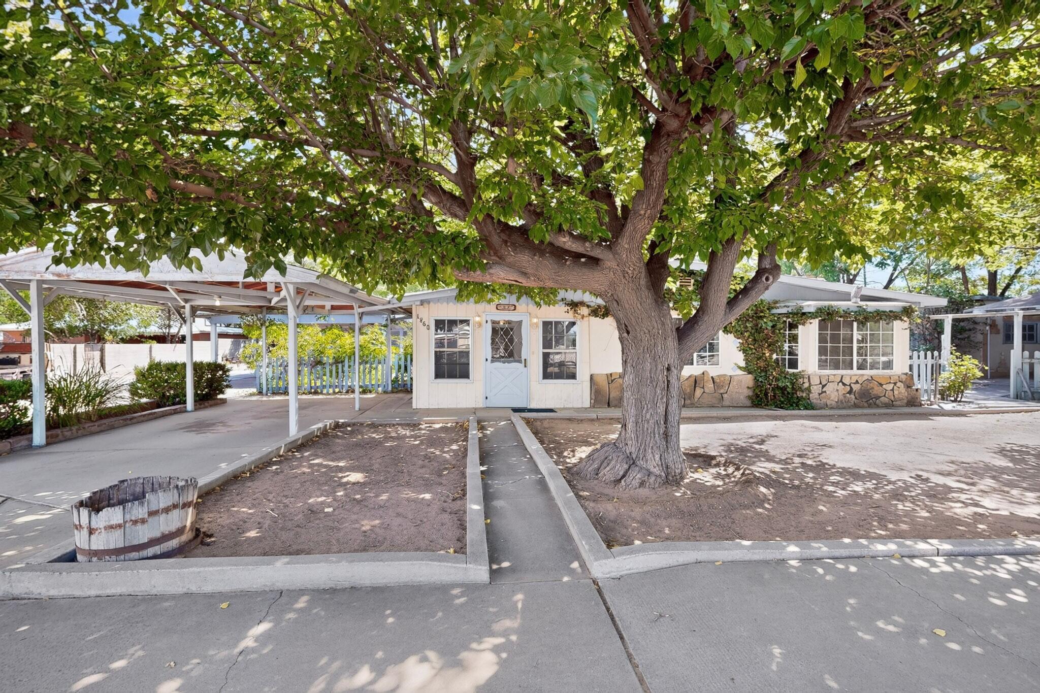 1860 Elena Circle SW — photo