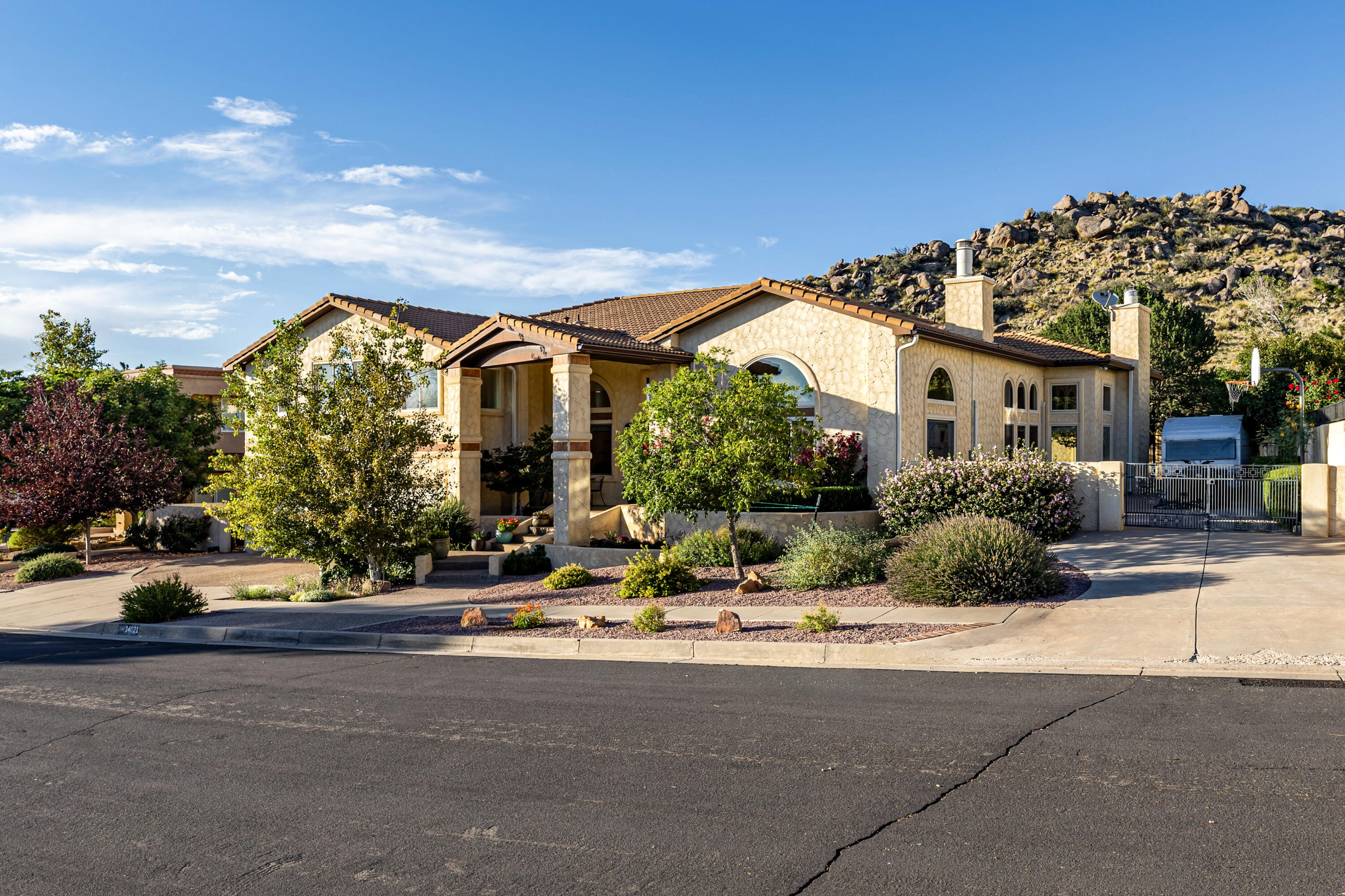 14021 Wind Mountain Road NE — photo