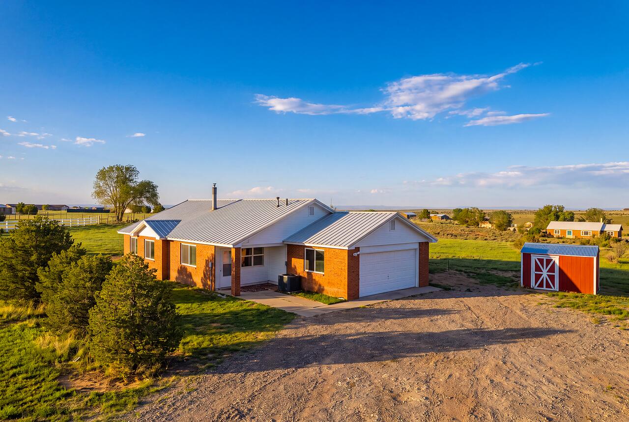 4 Kestrel Court — photo