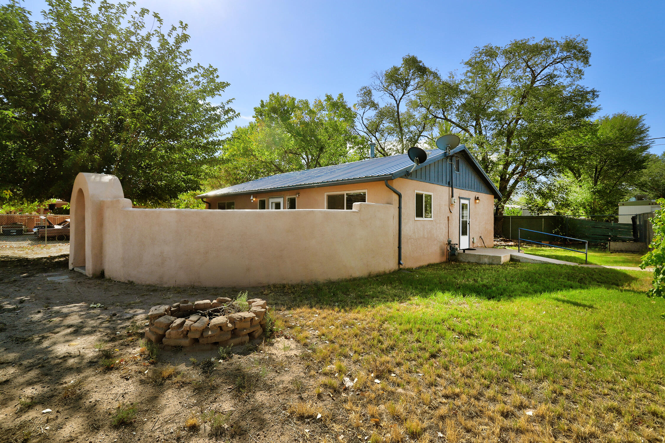 2332 Sunshine Road SW — photo