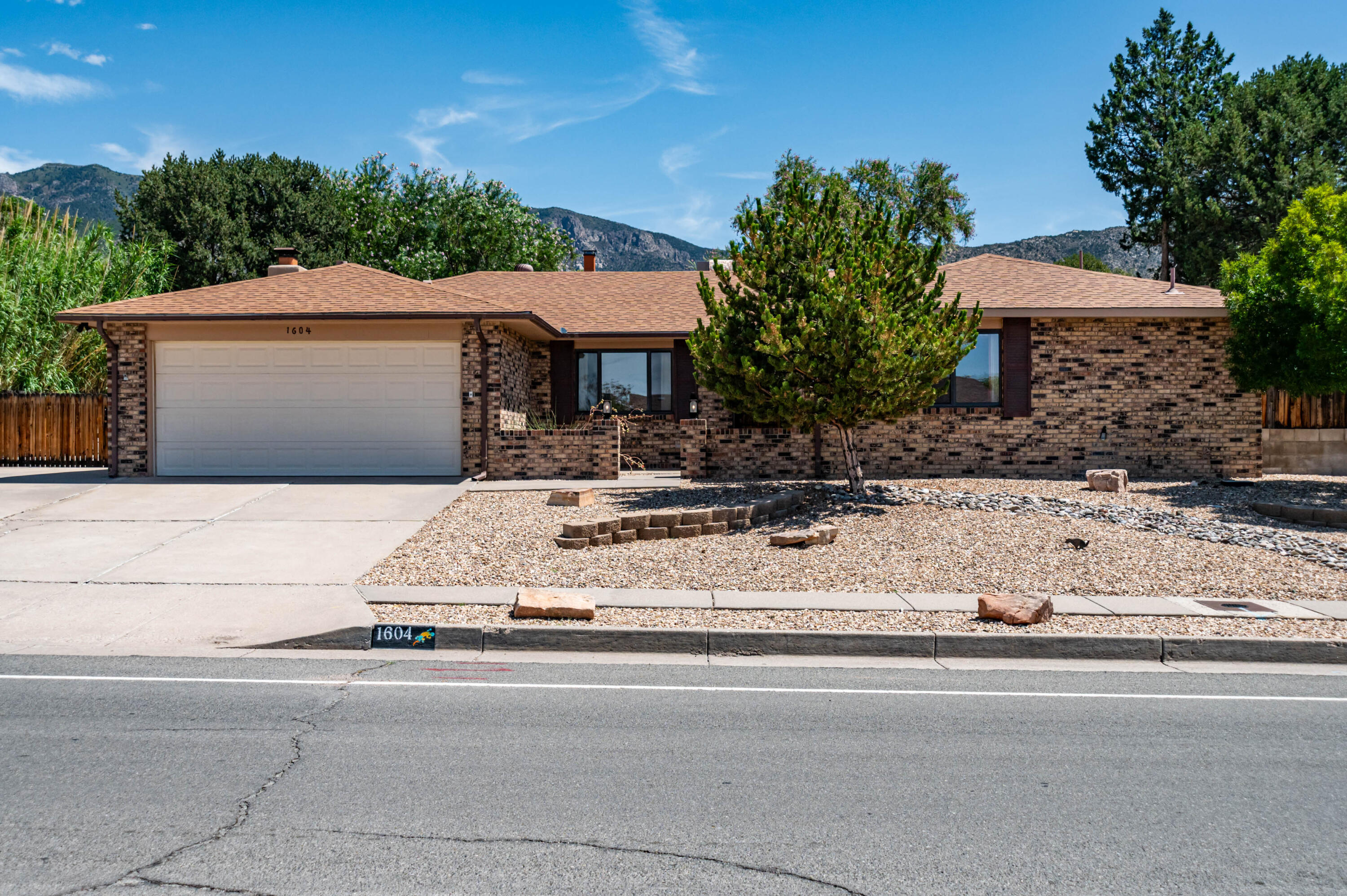 1604 Monte Largo Drive NE — photo