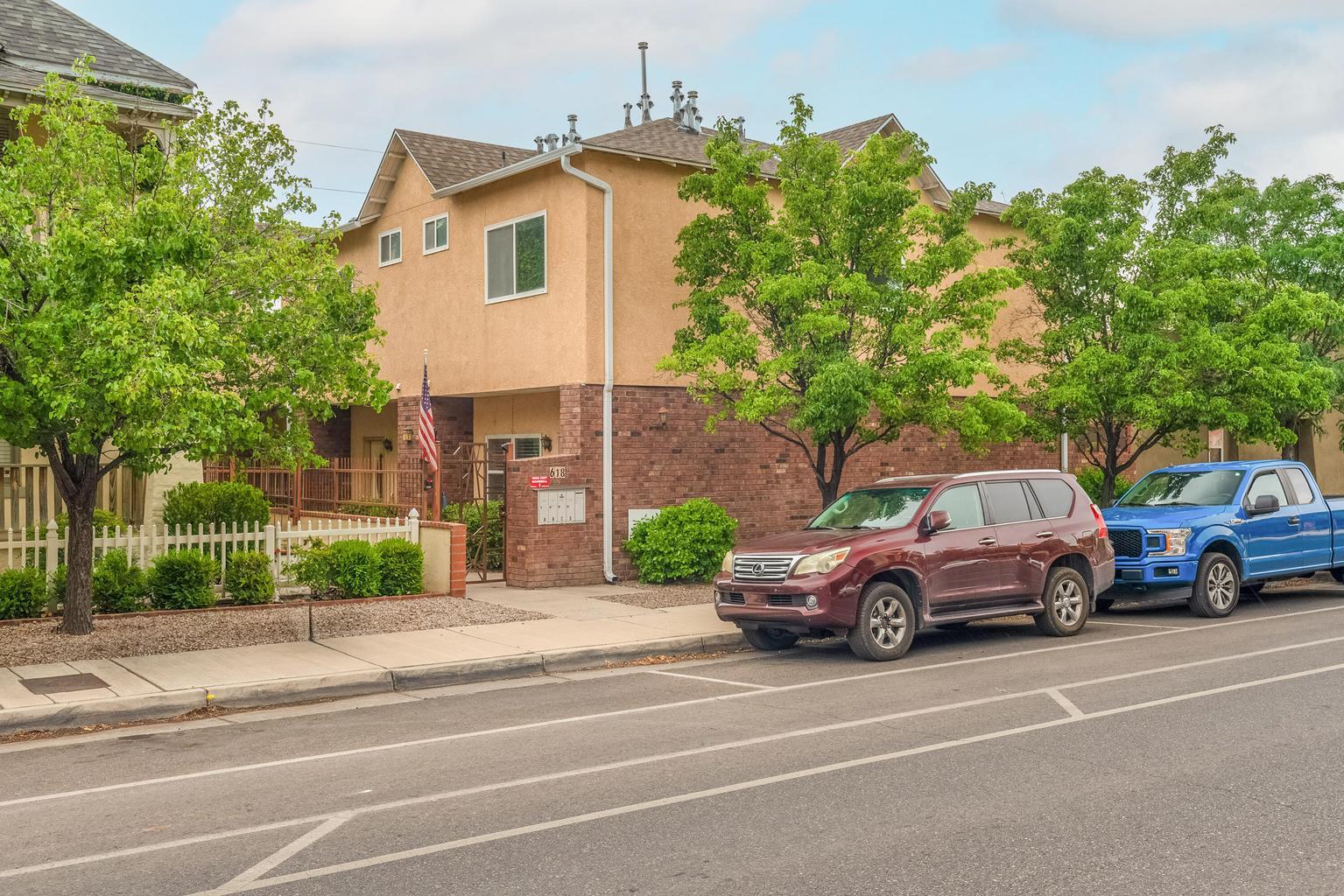 618 Coal Avenue SW Unit B — photo