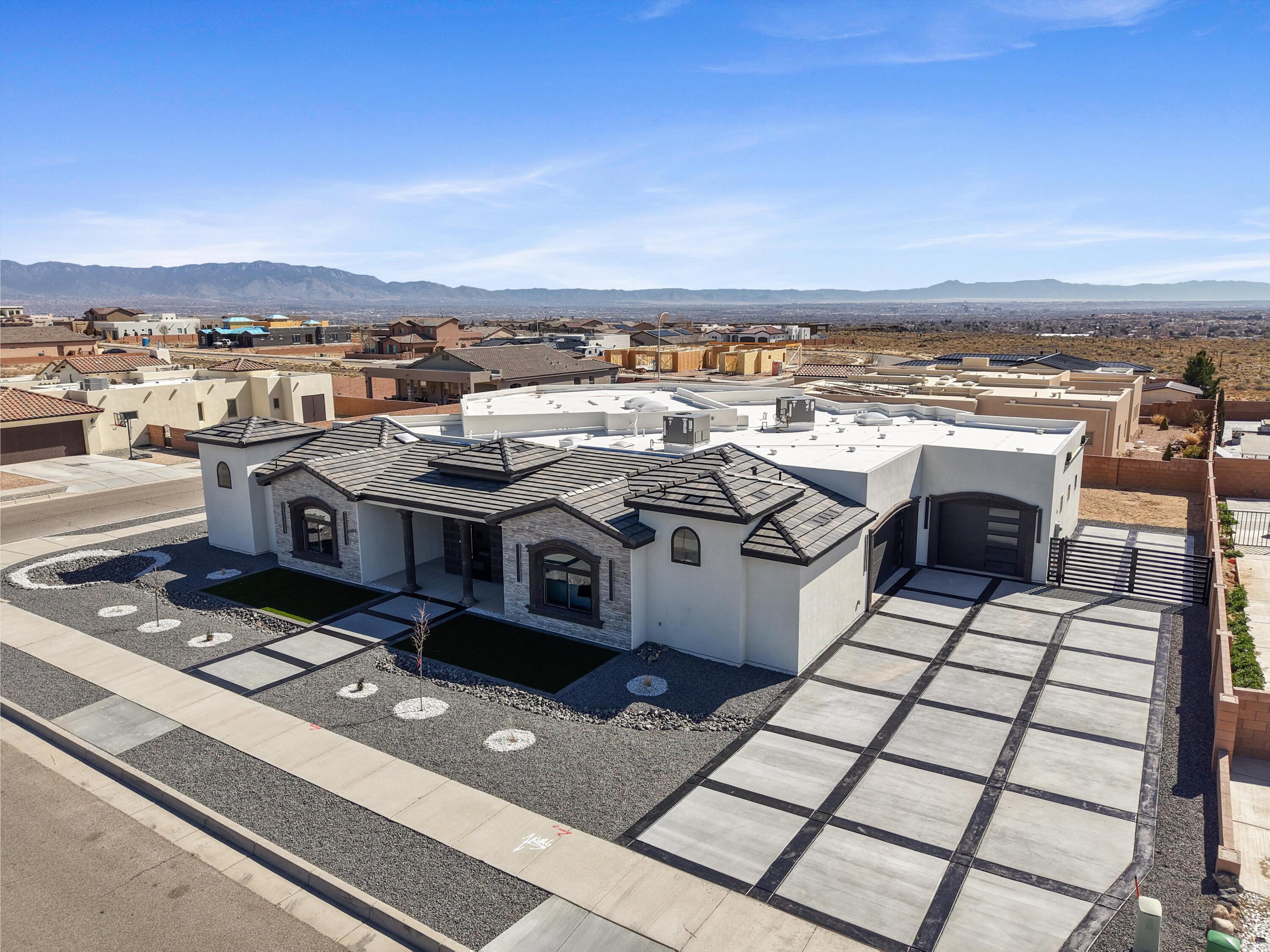 6608 Petirrojo Road NW — photo