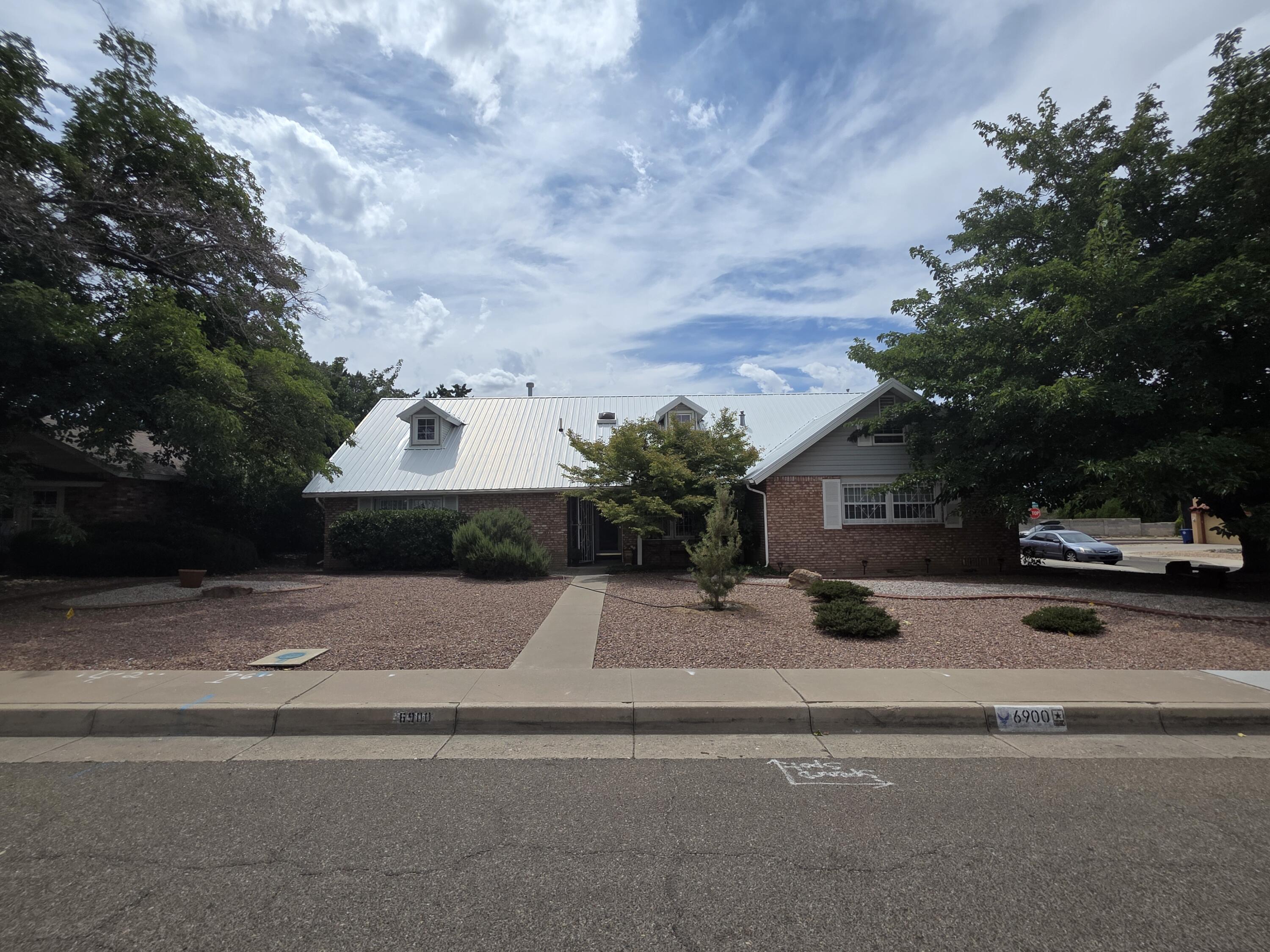 6900 Seminole Road NE — photo