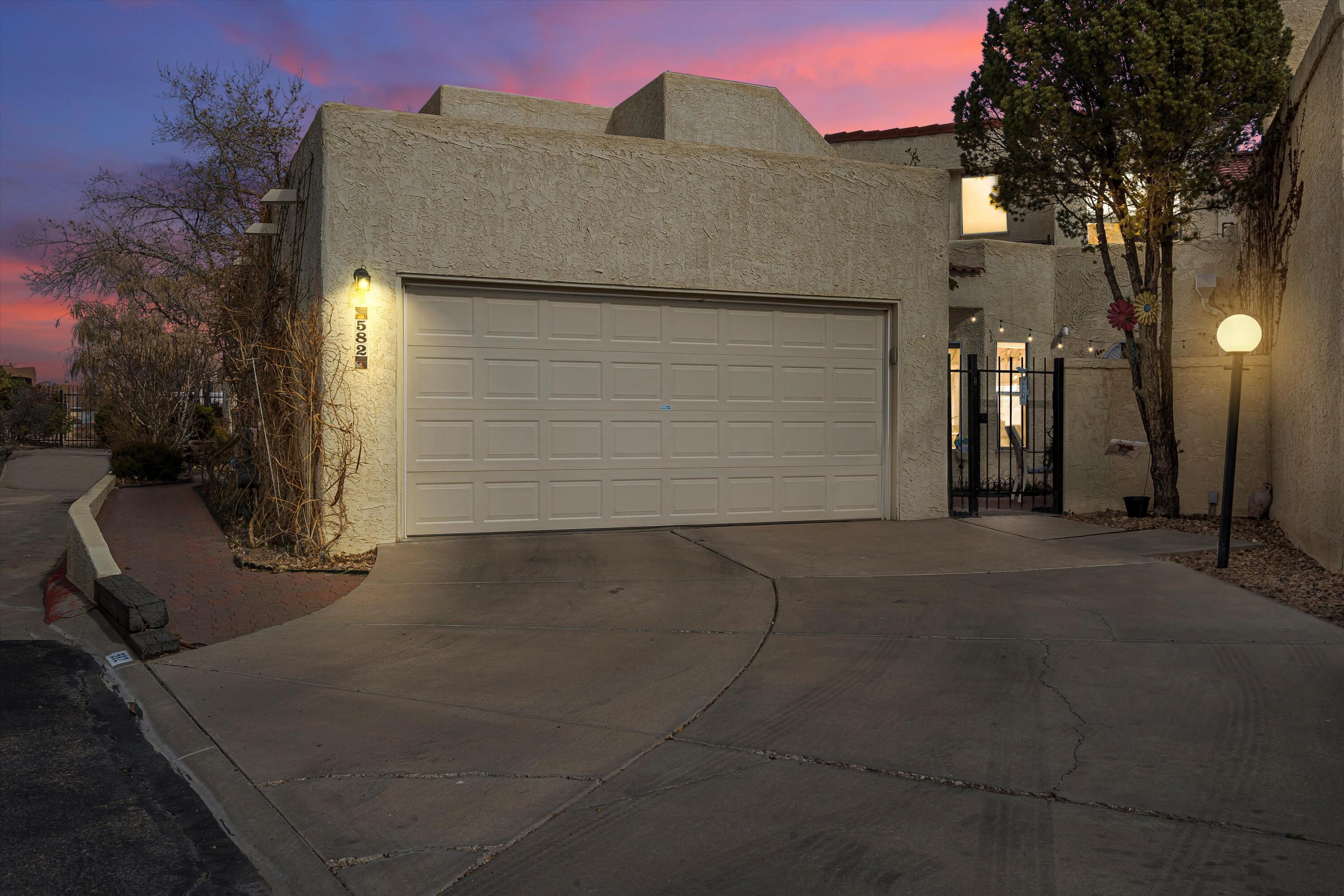 582 Eastlake Drive SE — photo