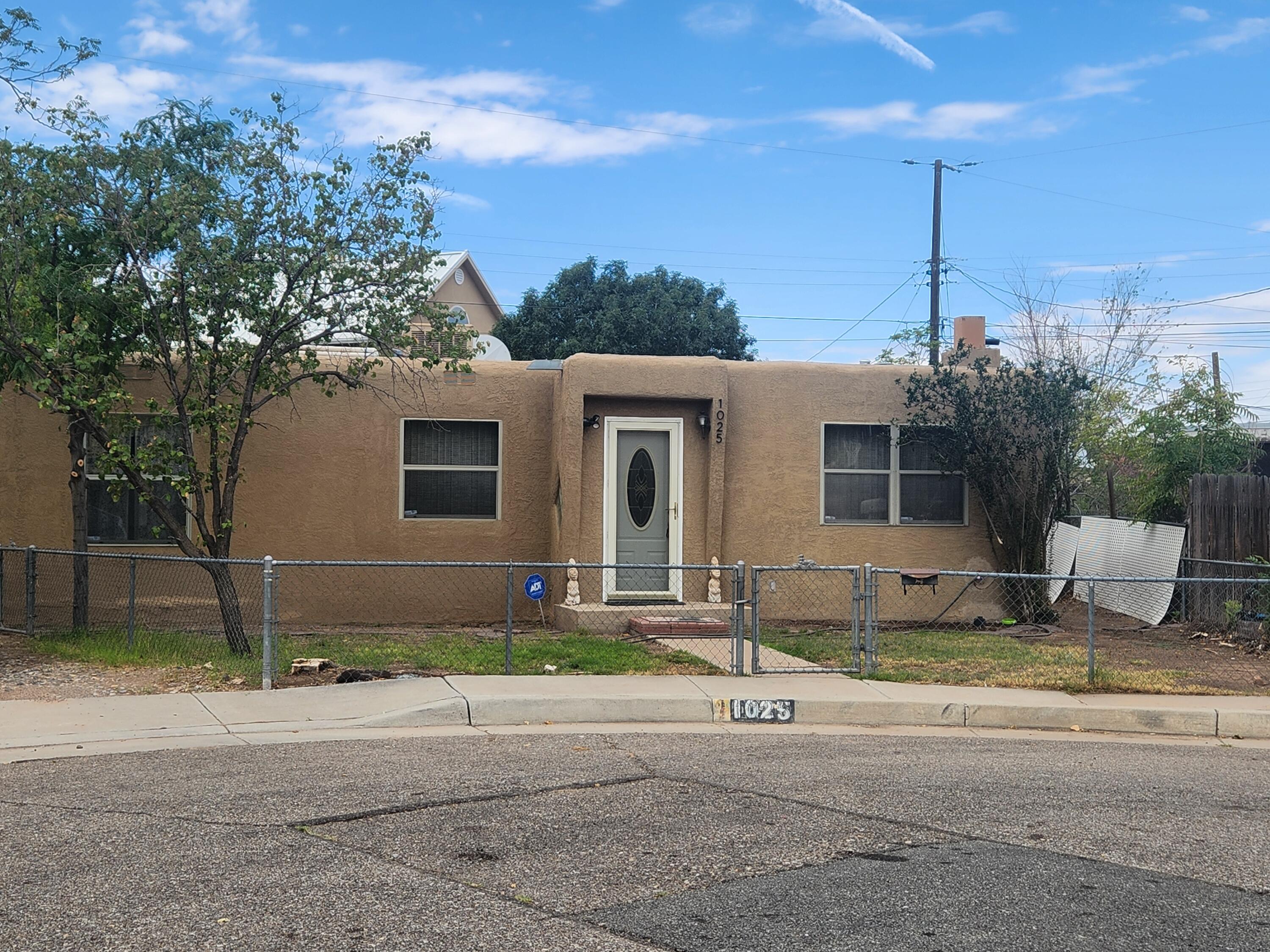 1025 Lynch Court NW — photo