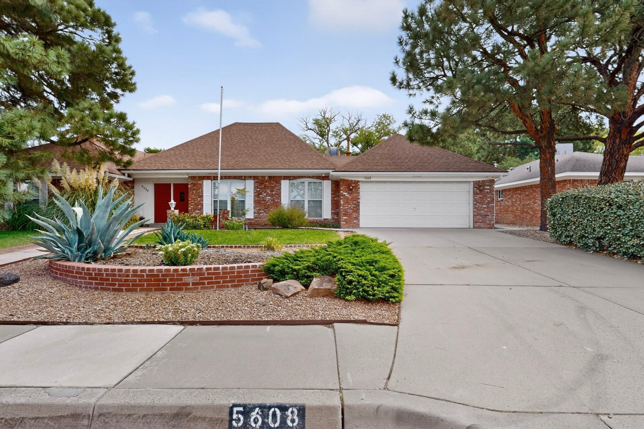 5608 Fairoak Trail NE — photo