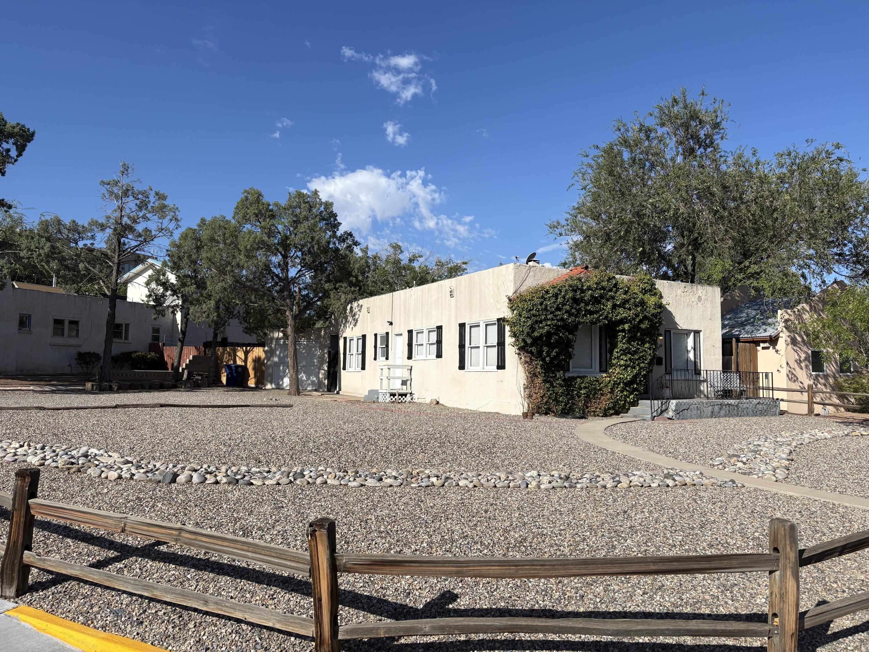3518 Campus Boulevard NE — photo