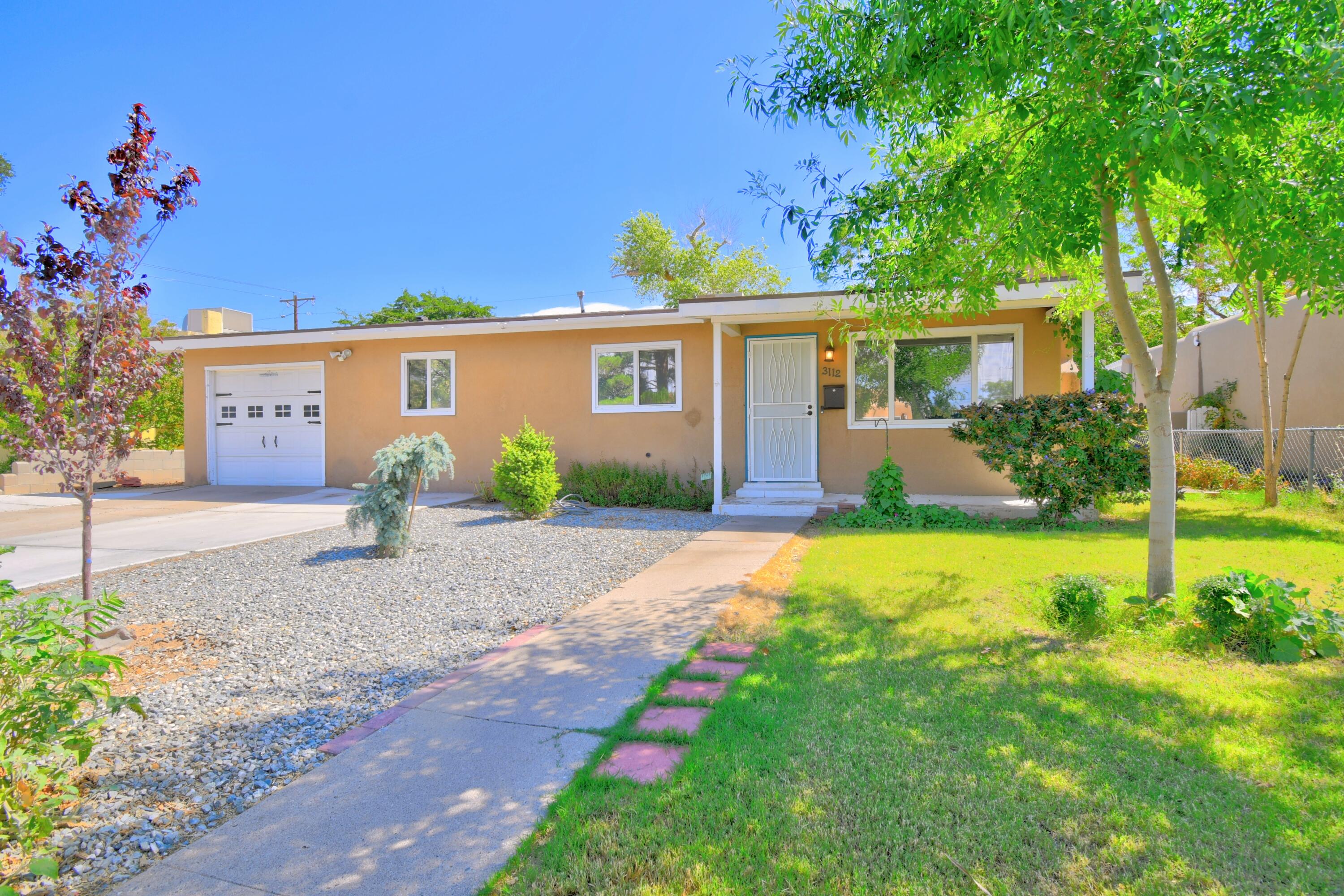 3112 Valencia Drive NE — photo