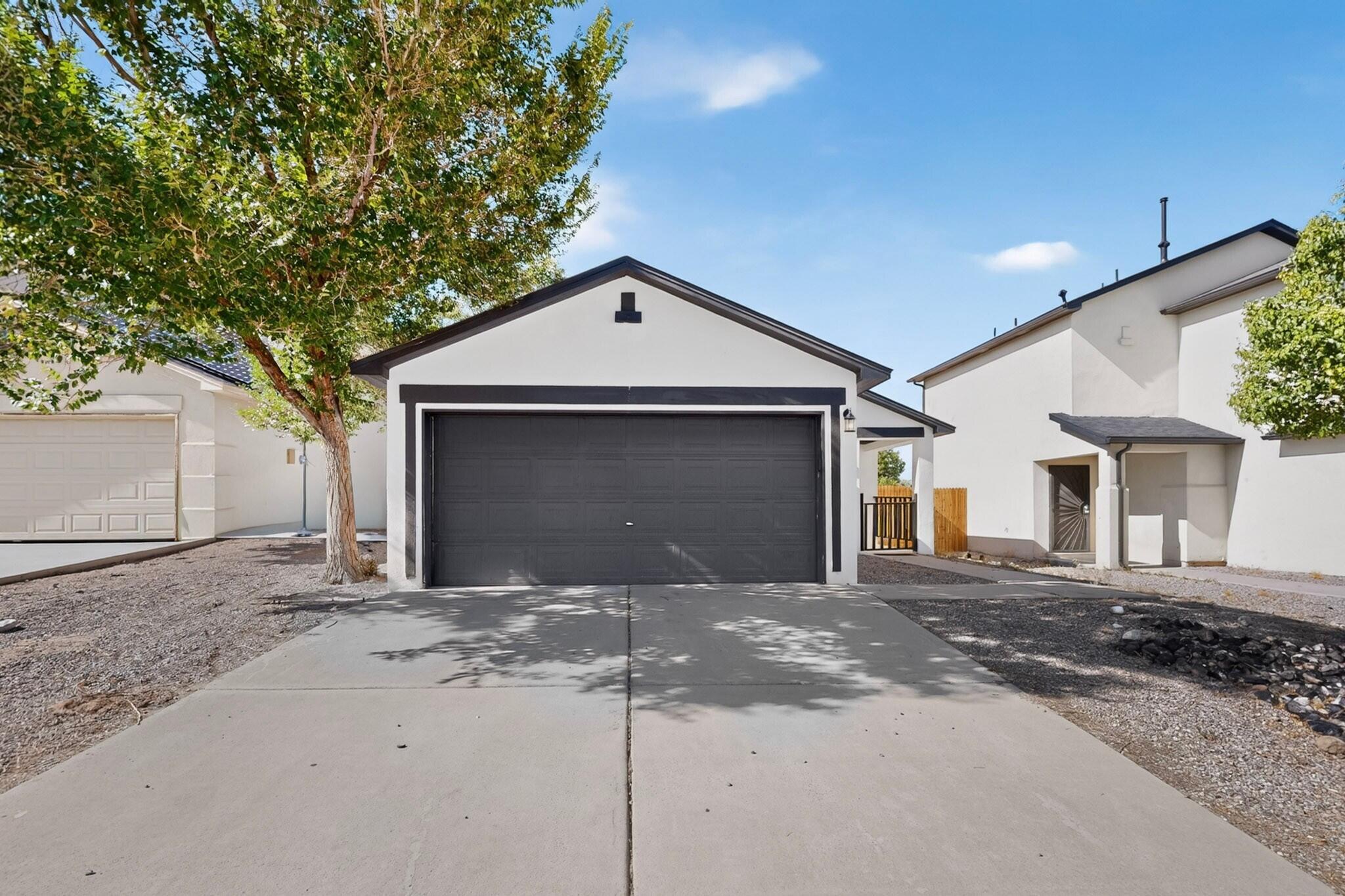 9715 Desert Pine Avenue SW — photo