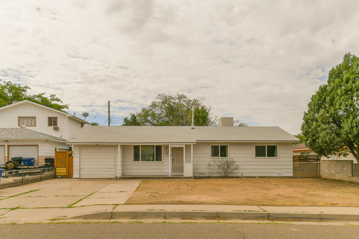 4312 Hendrix Road NE — photo