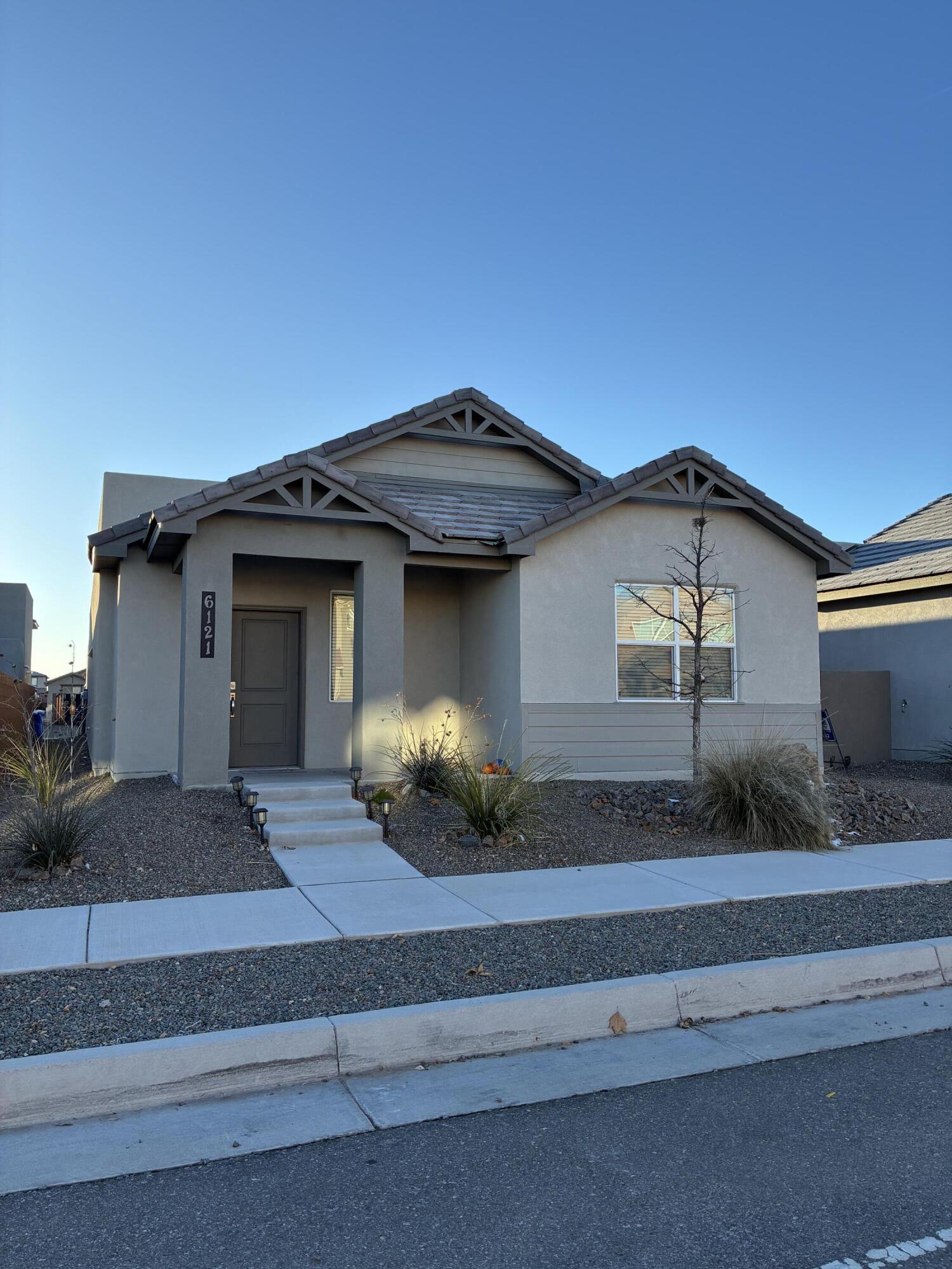 6121 Strand Loop SE — photo