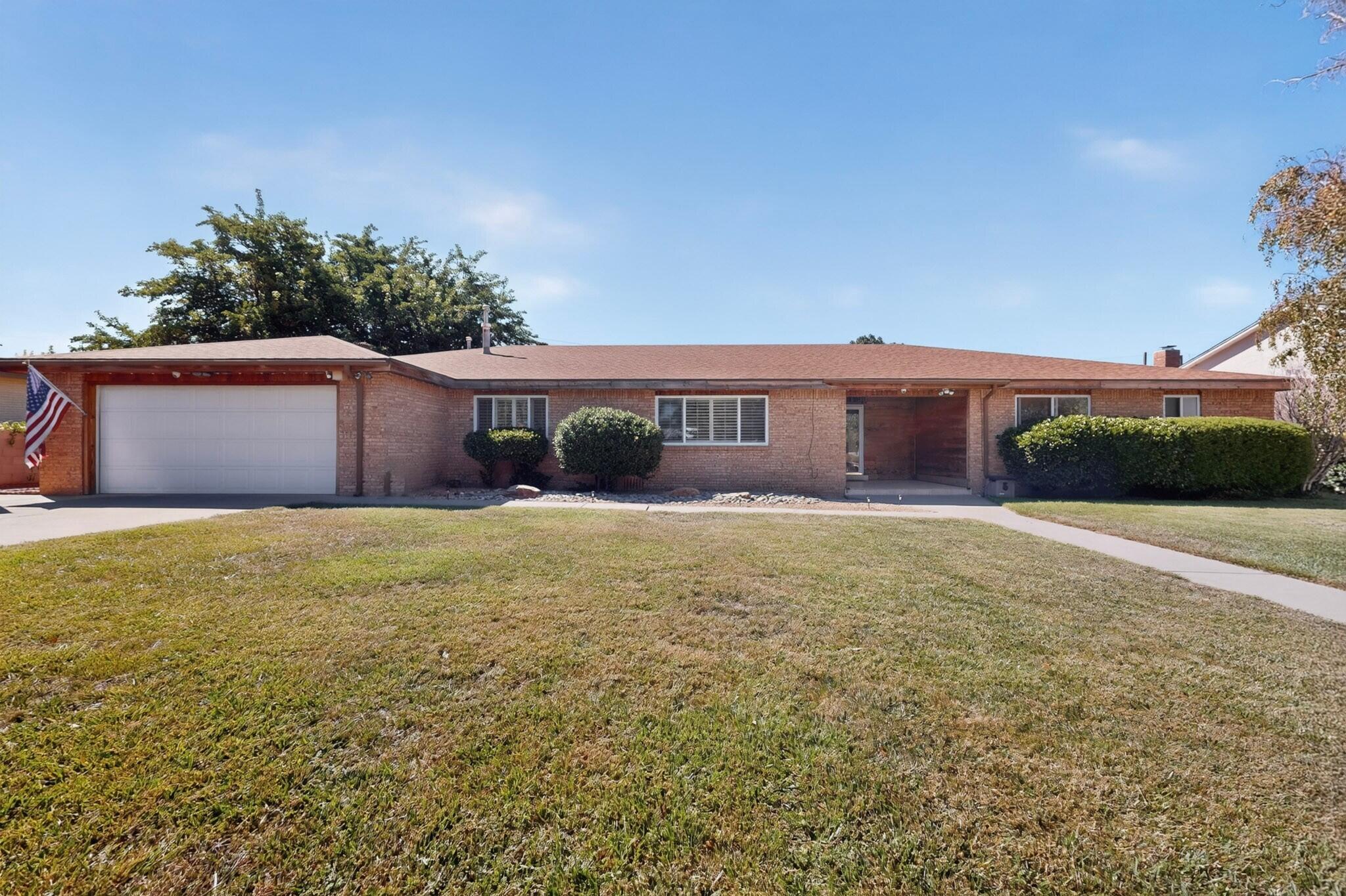 12412 Casa Grande Avenue NE — photo