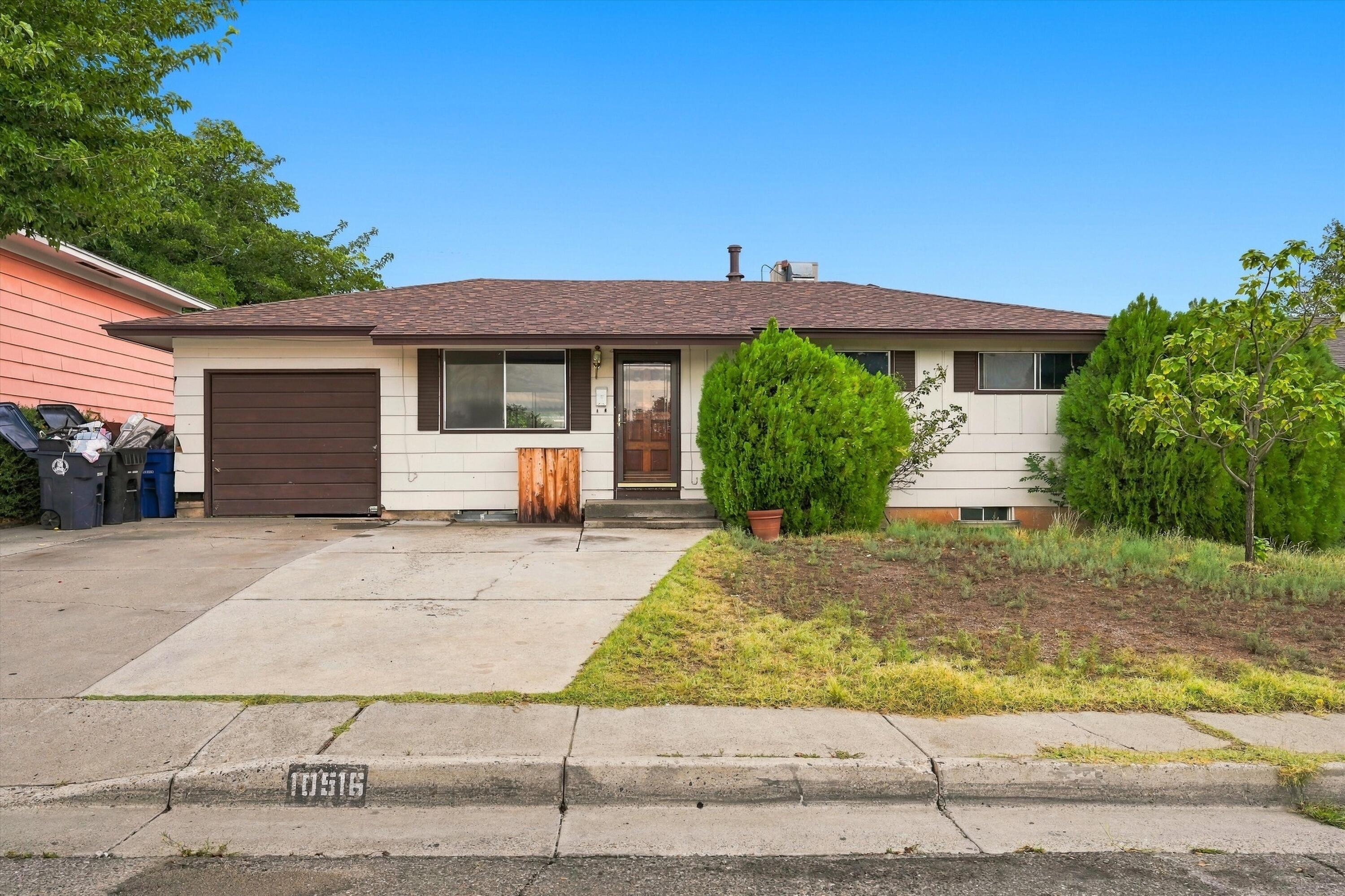 10516 Lexington Avenue NE — photo