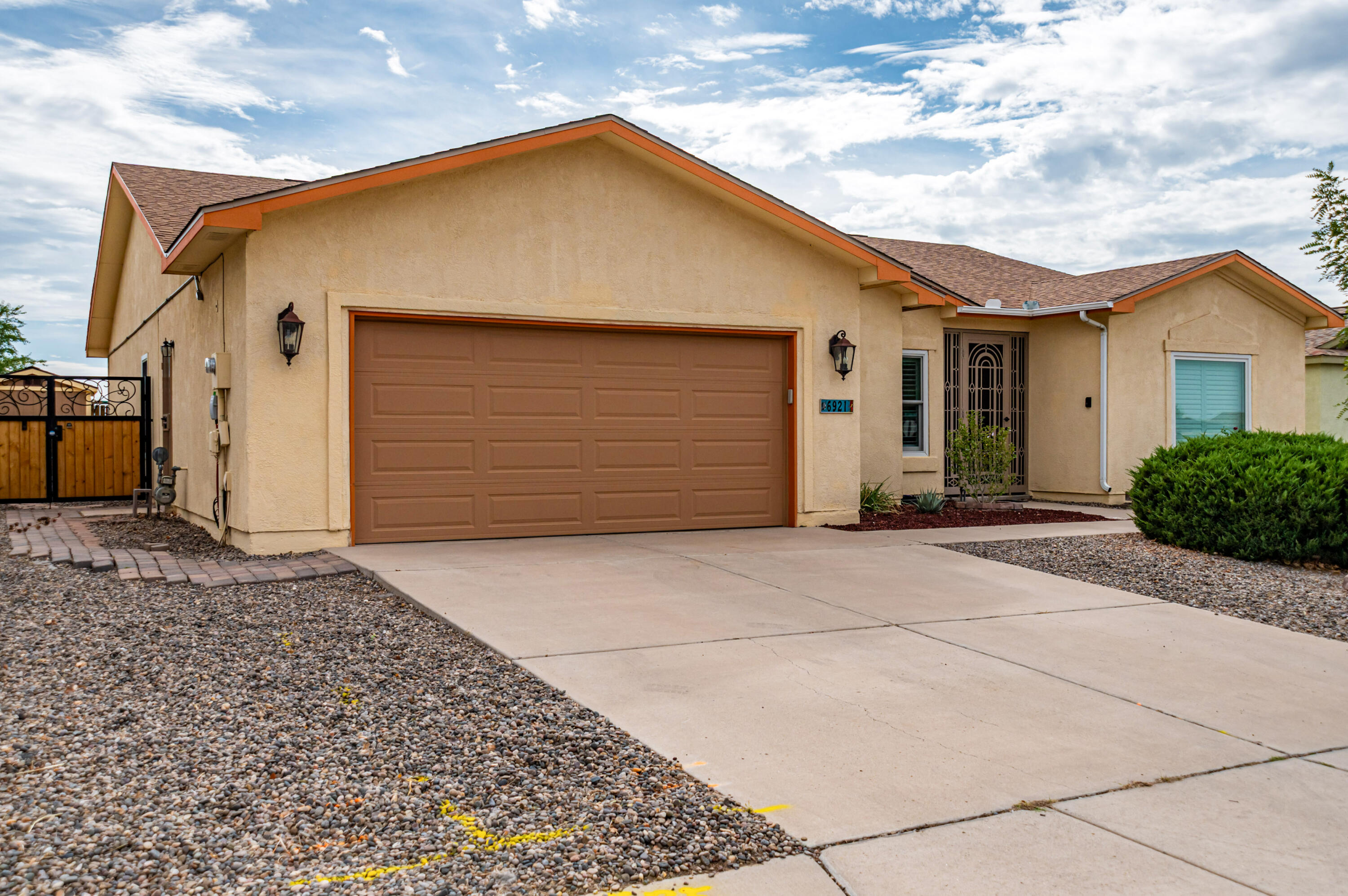 6921 Glen Hills Drive NE — photo