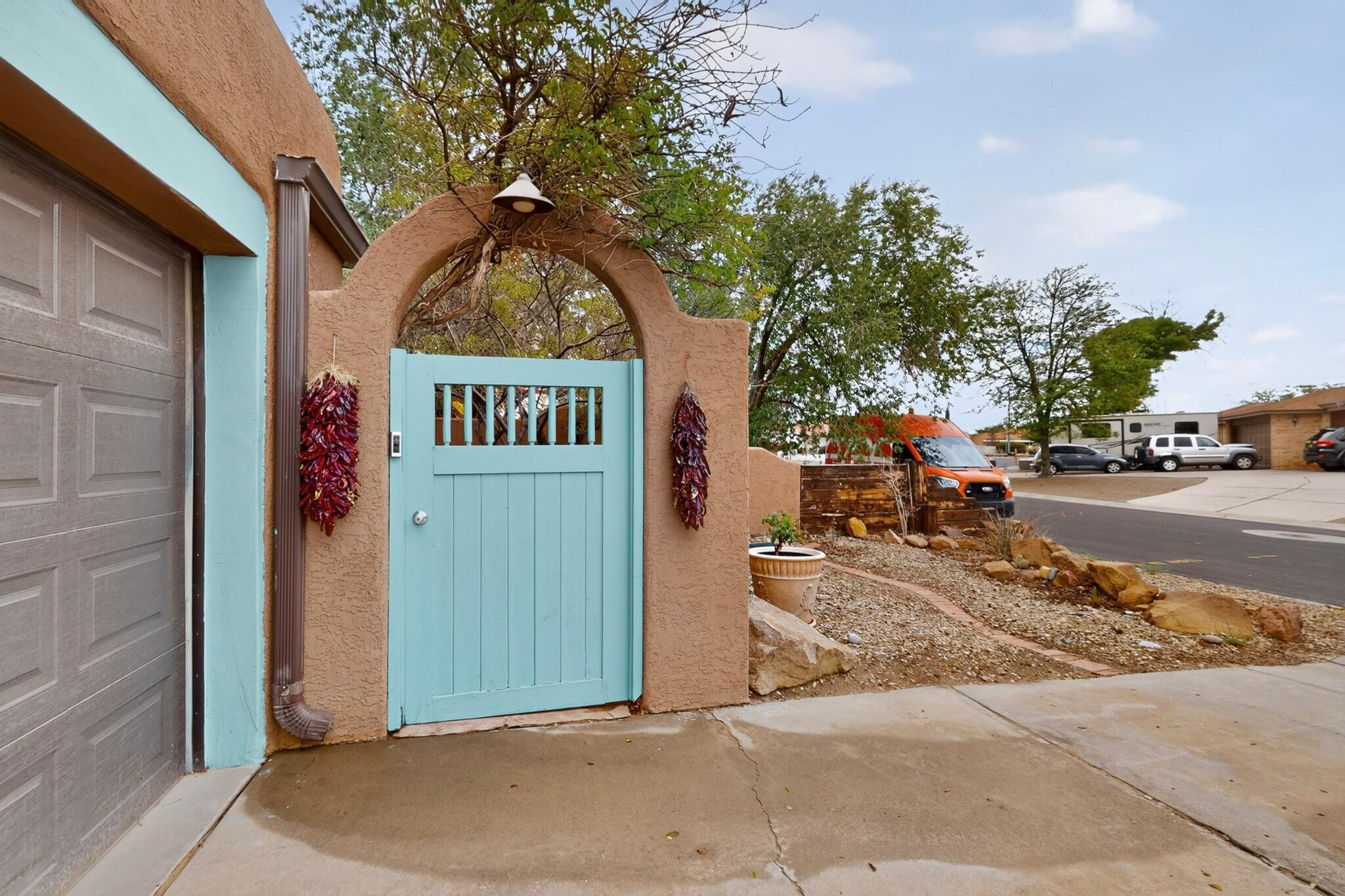 700 Lakeview Circle SE, Rio Rancho, NM 87124 — photo 2