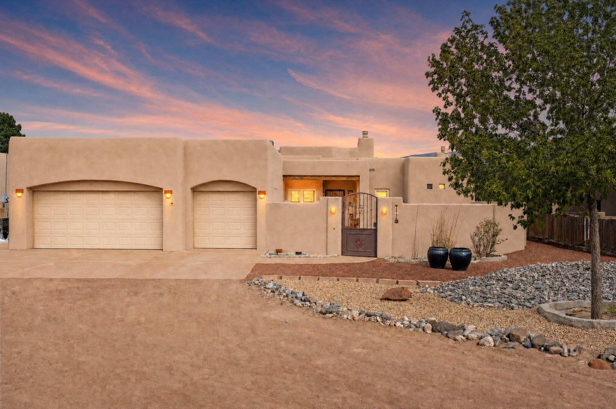 1716 Shoshone Trail NE — photo