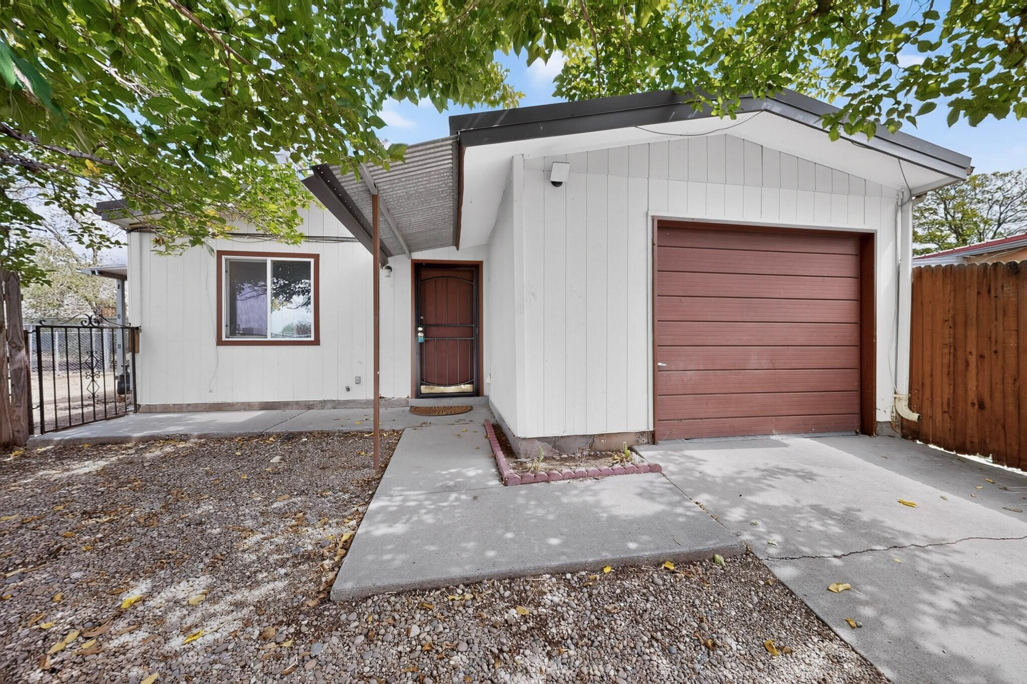 620 Turquoise Court NE — photo
