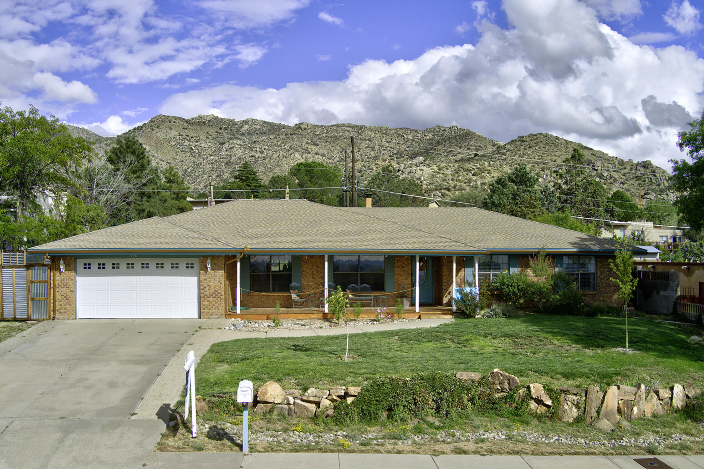 528 Turner Drive NE — photo