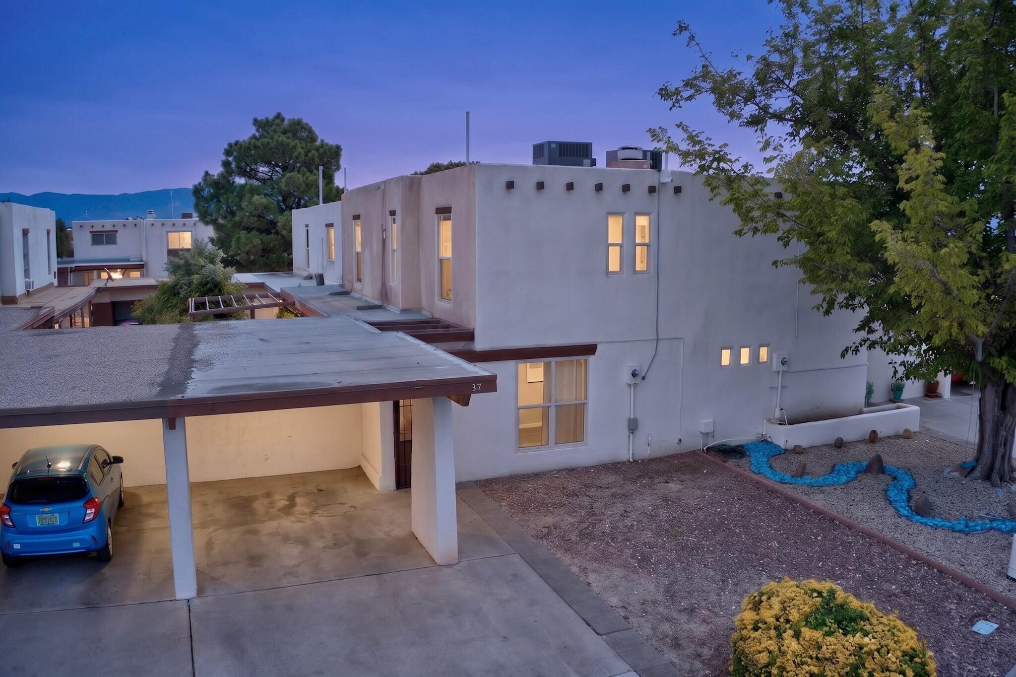 37 Calle Arroyo Seco NW — photo