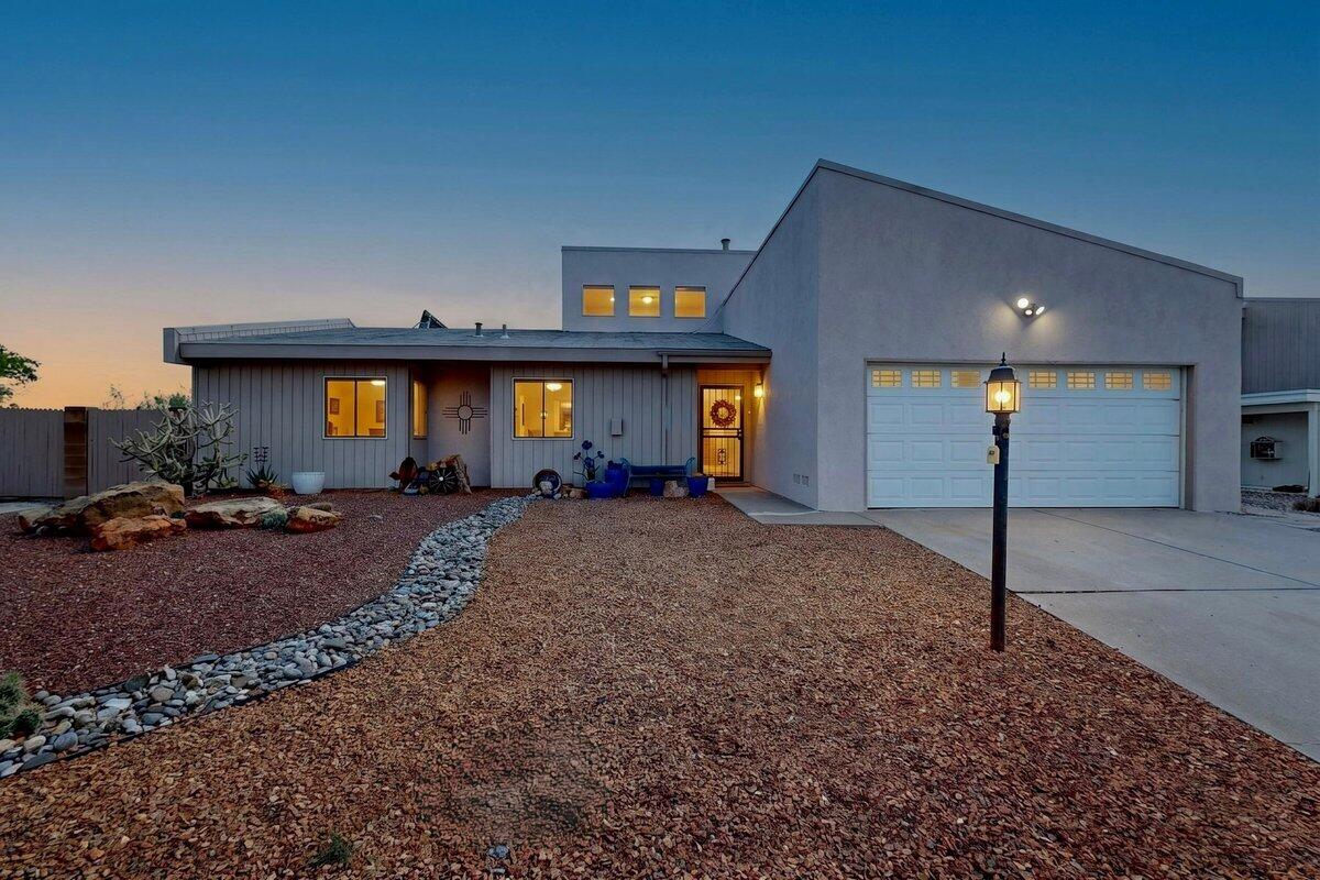 614 Lakeview Circle SE — photo