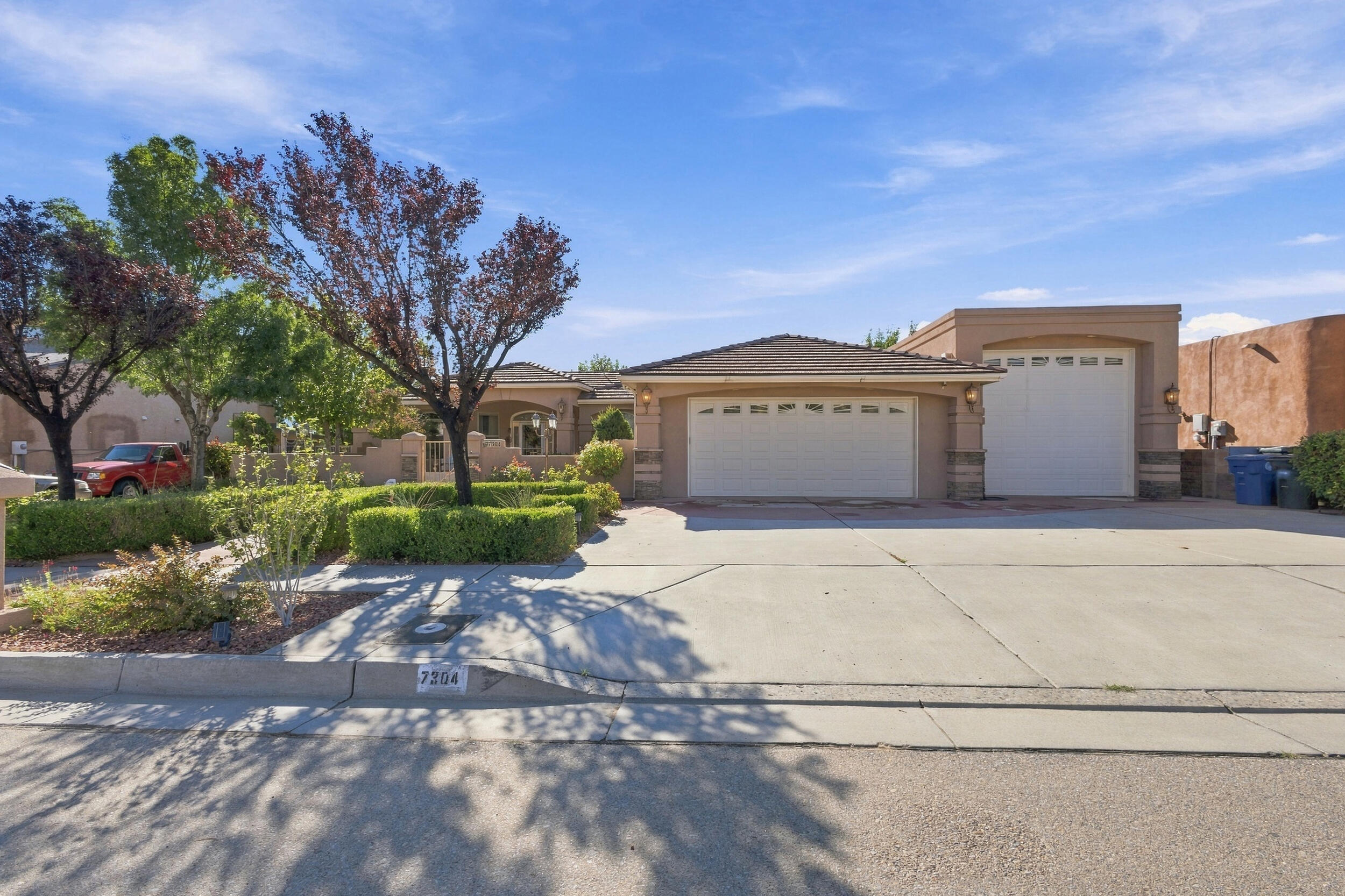7304 Stag Horn Drive NW — photo