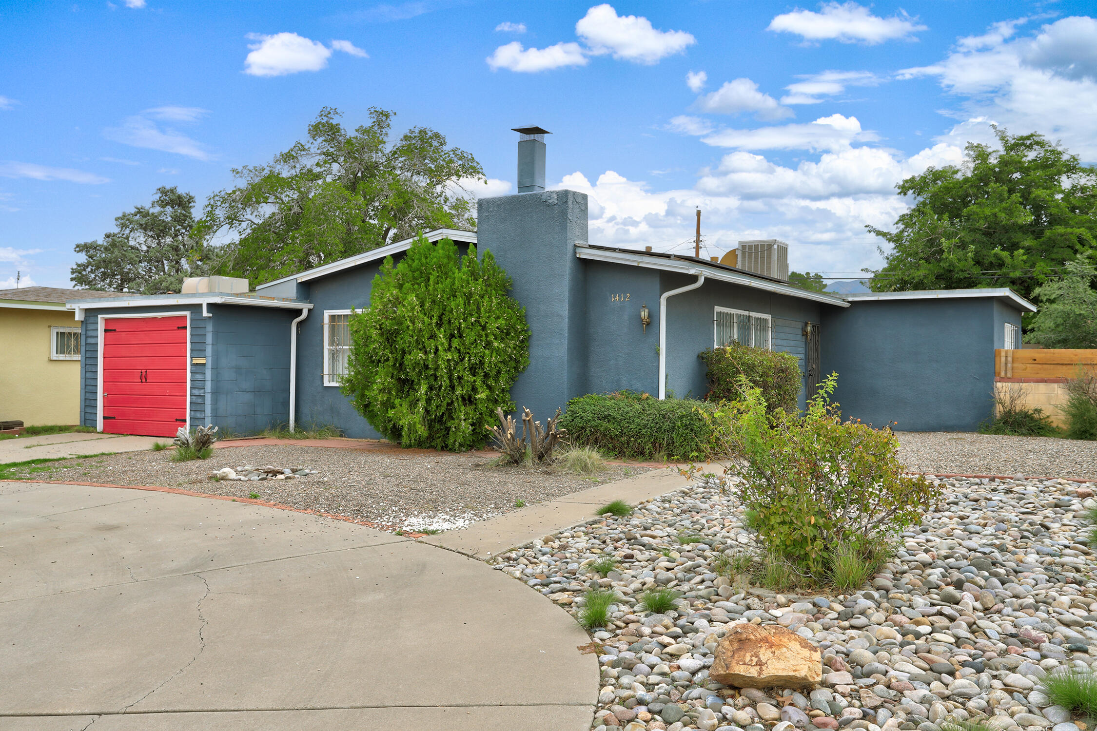 1412 Alvarado Drive NE — photo
