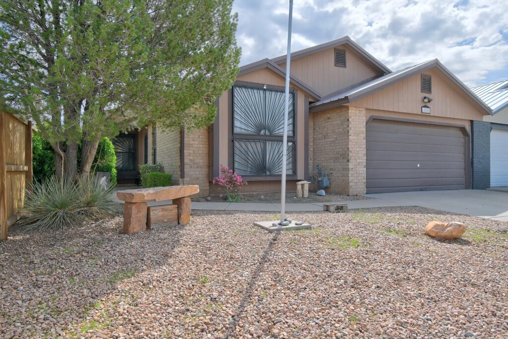 1094 Pandora Drive SW — photo
