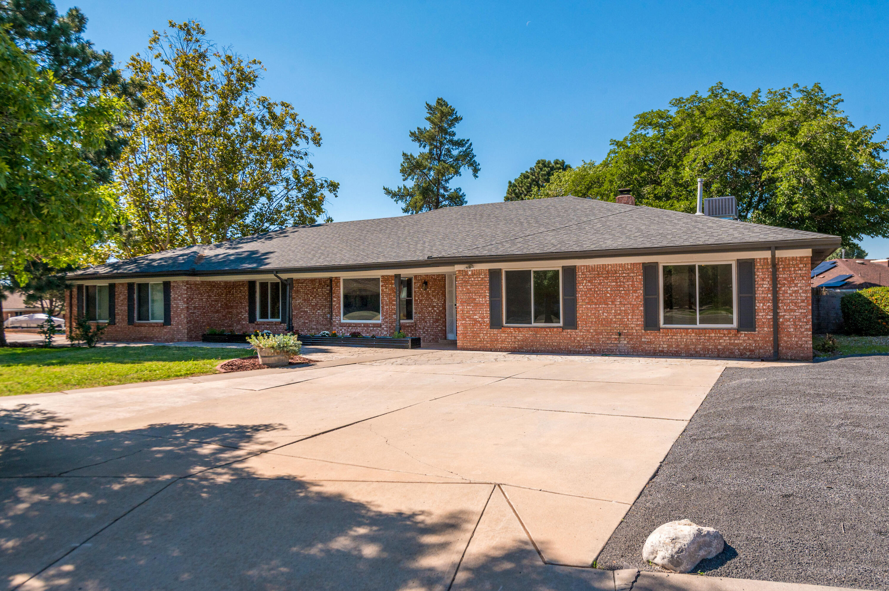 7015 Lantern Road NE — photo