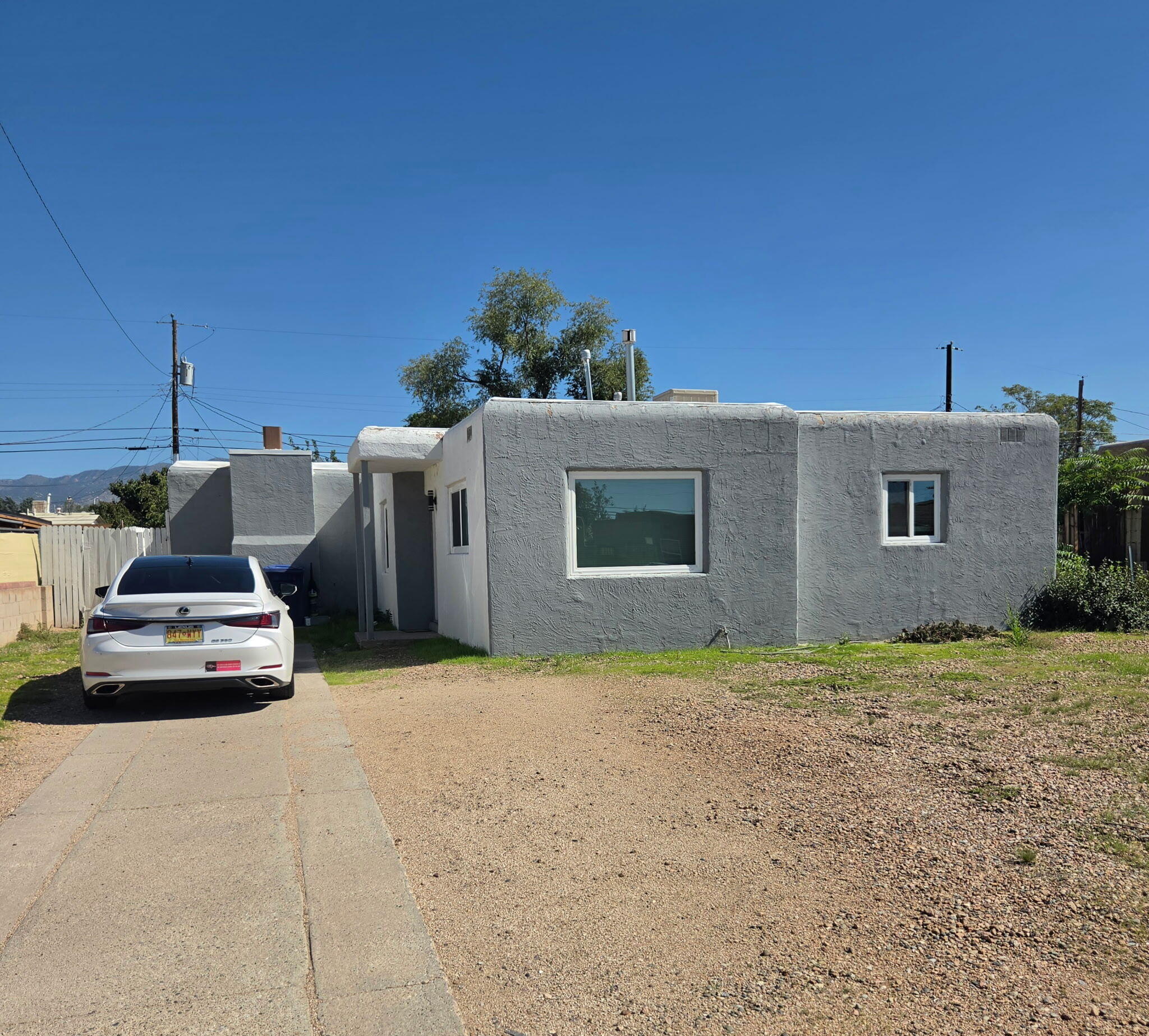2918 Manzano Street NE — photo