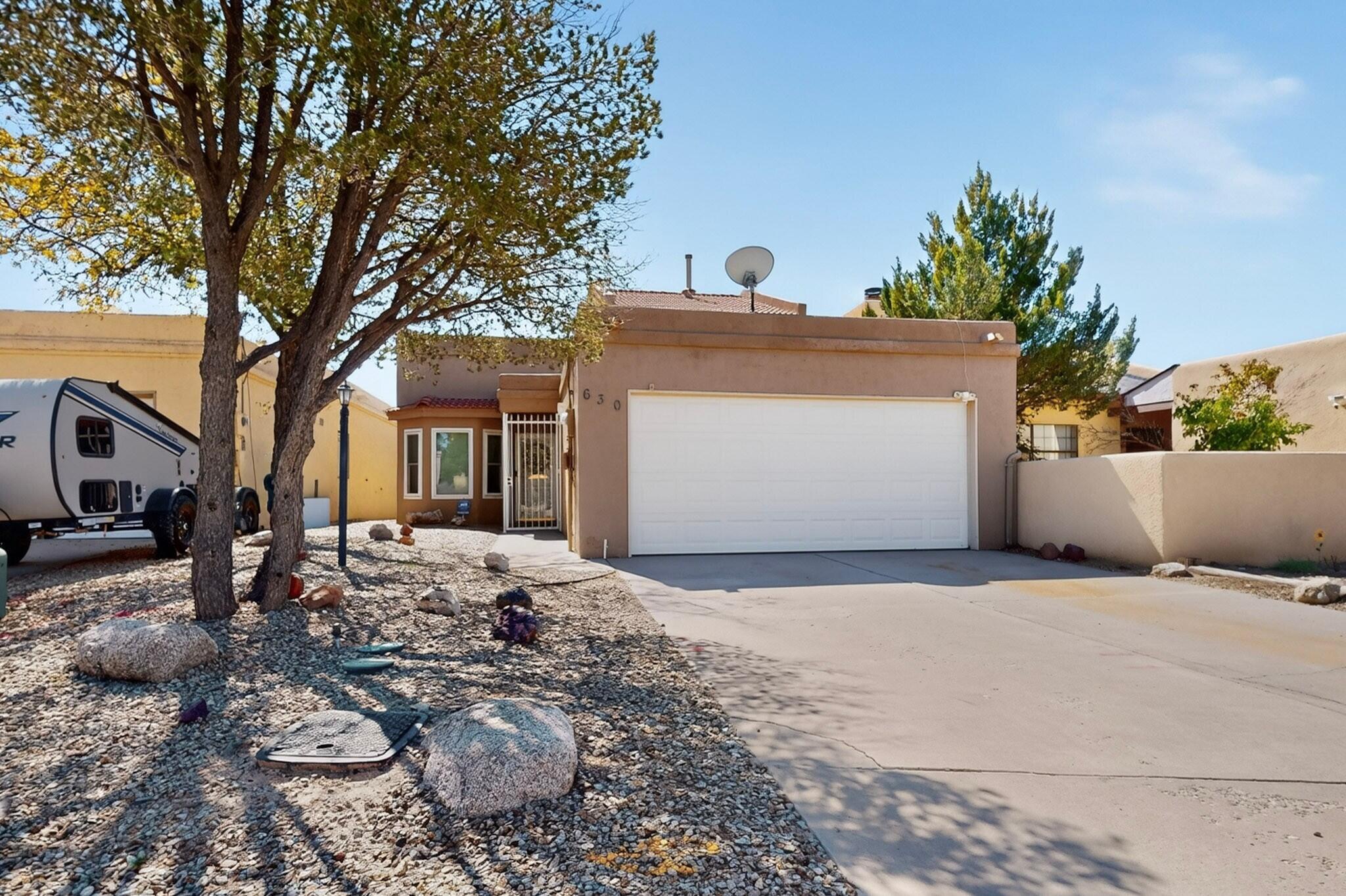 630 Lakeview Circle SE — photo