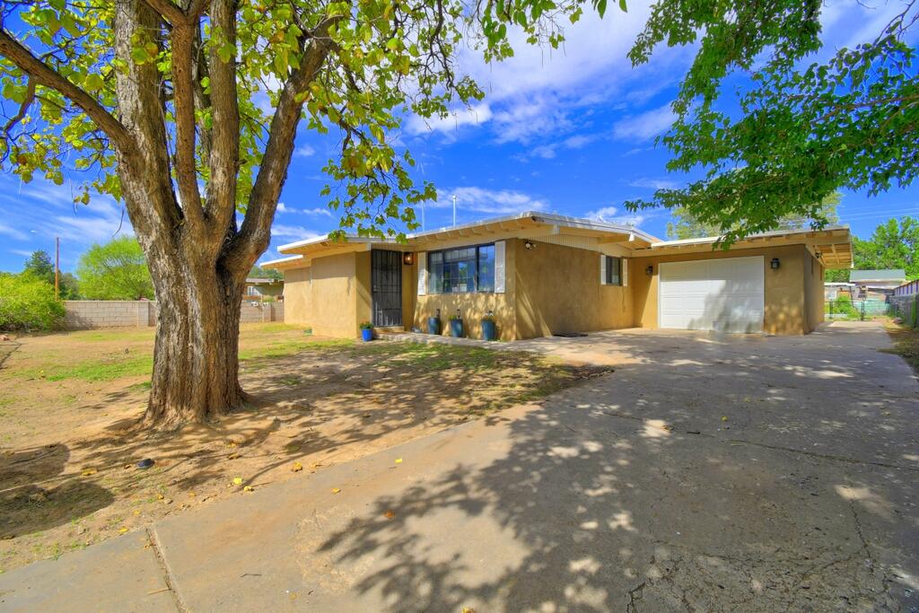 1743 Van Court SW — photo