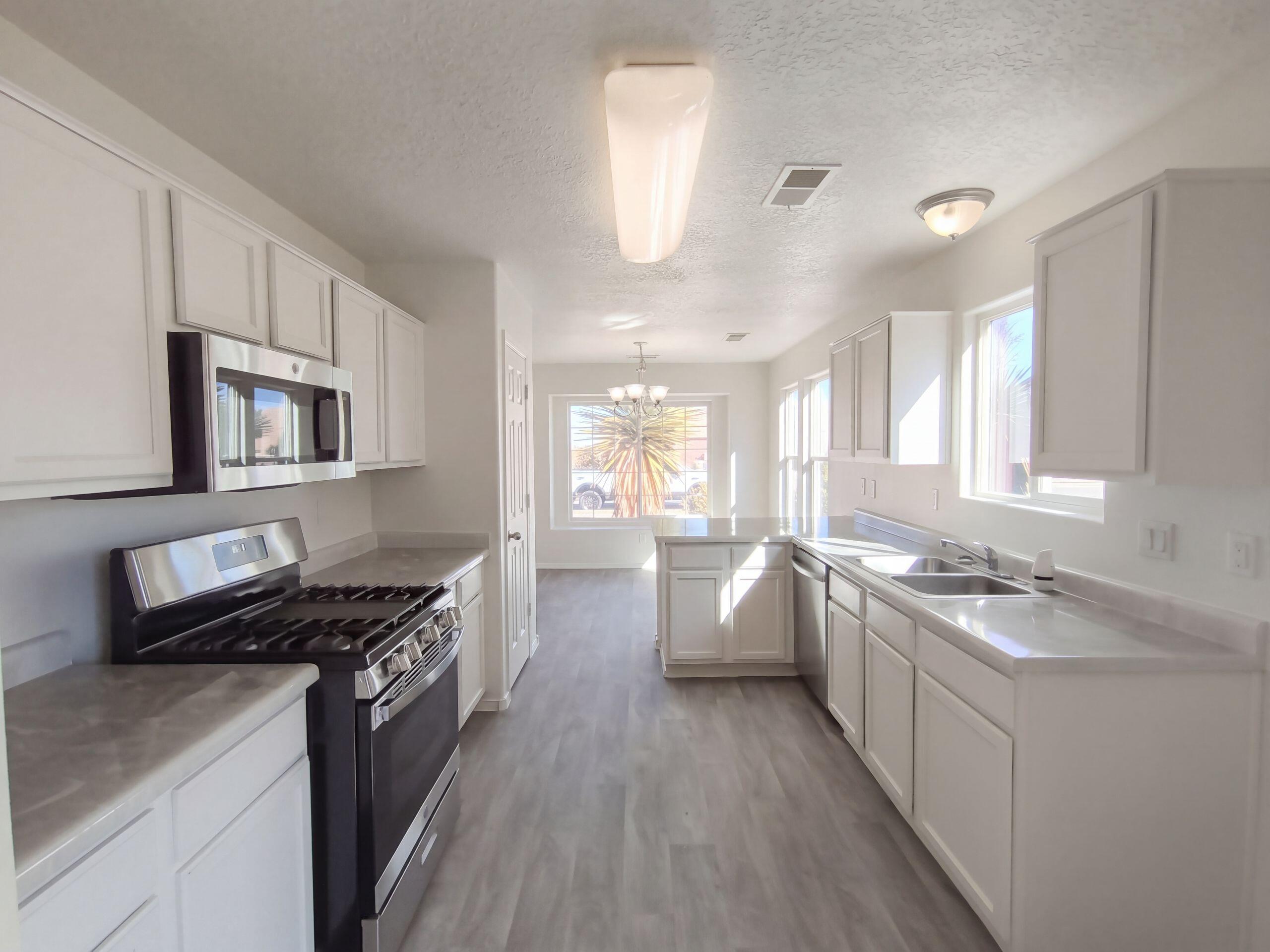 6608 Mountain Hawk Loop NE, Rio Rancho, NM 87144 — photo 2