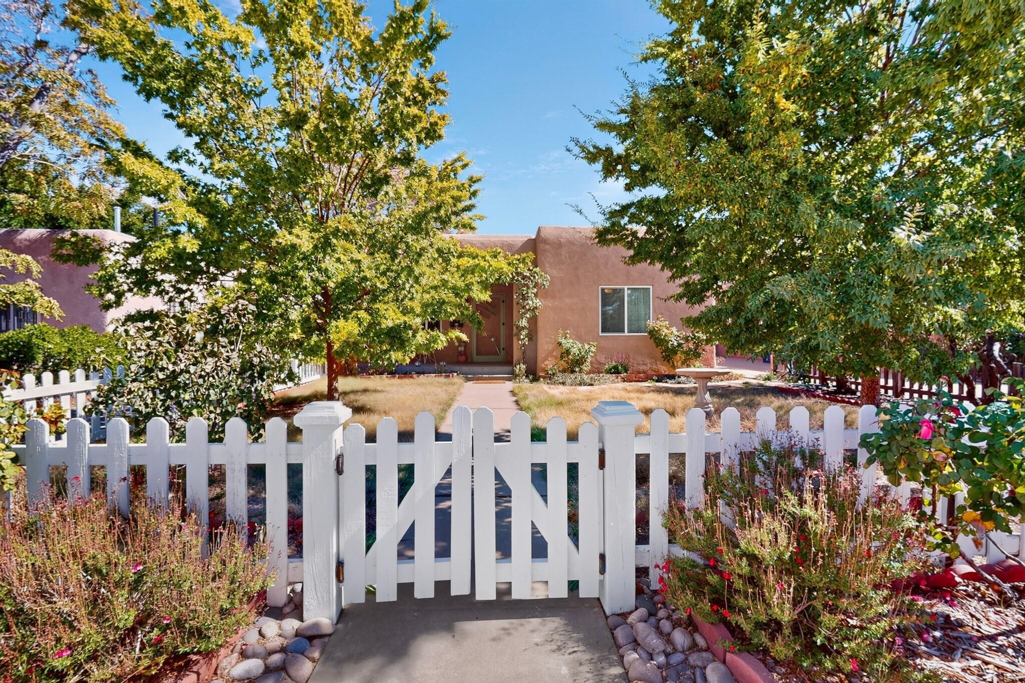 328 Solano Drive NE — photo