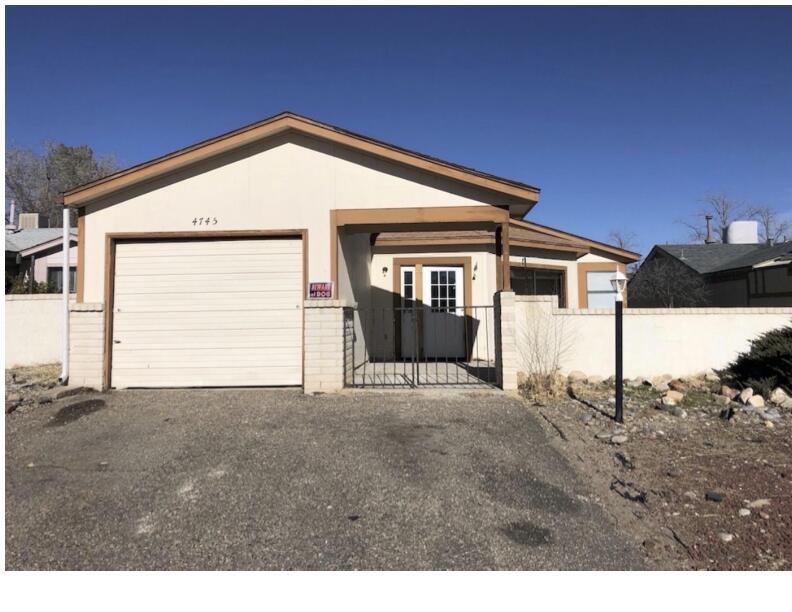 4745 Platinum Drive NE, Rio Rancho, NM 87124
