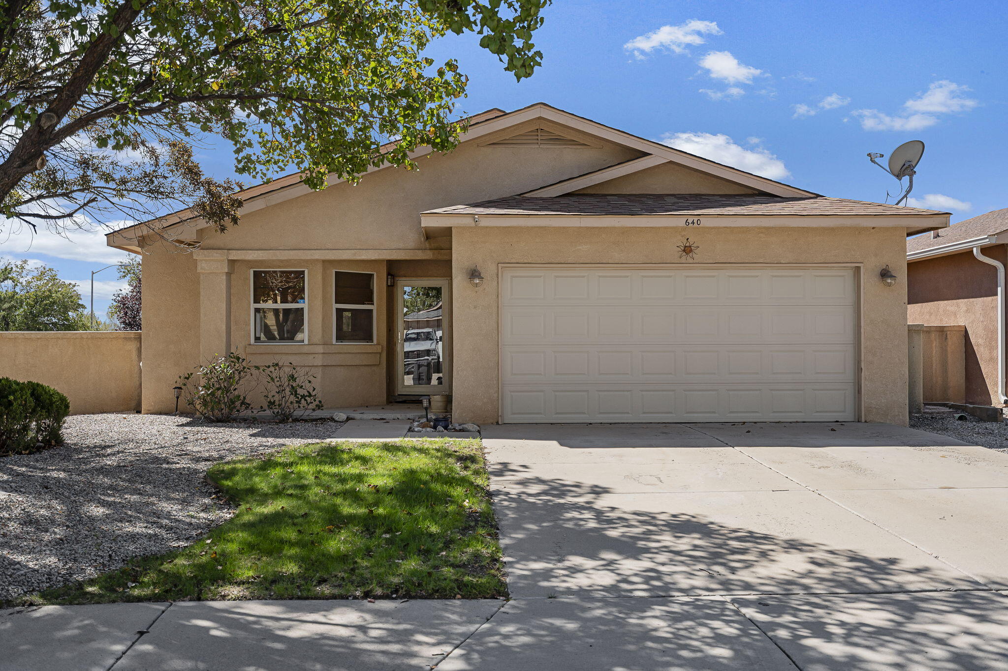 640 Santa Fe Meadows Drive NE, Rio Rancho, NM 87144 — photo 2