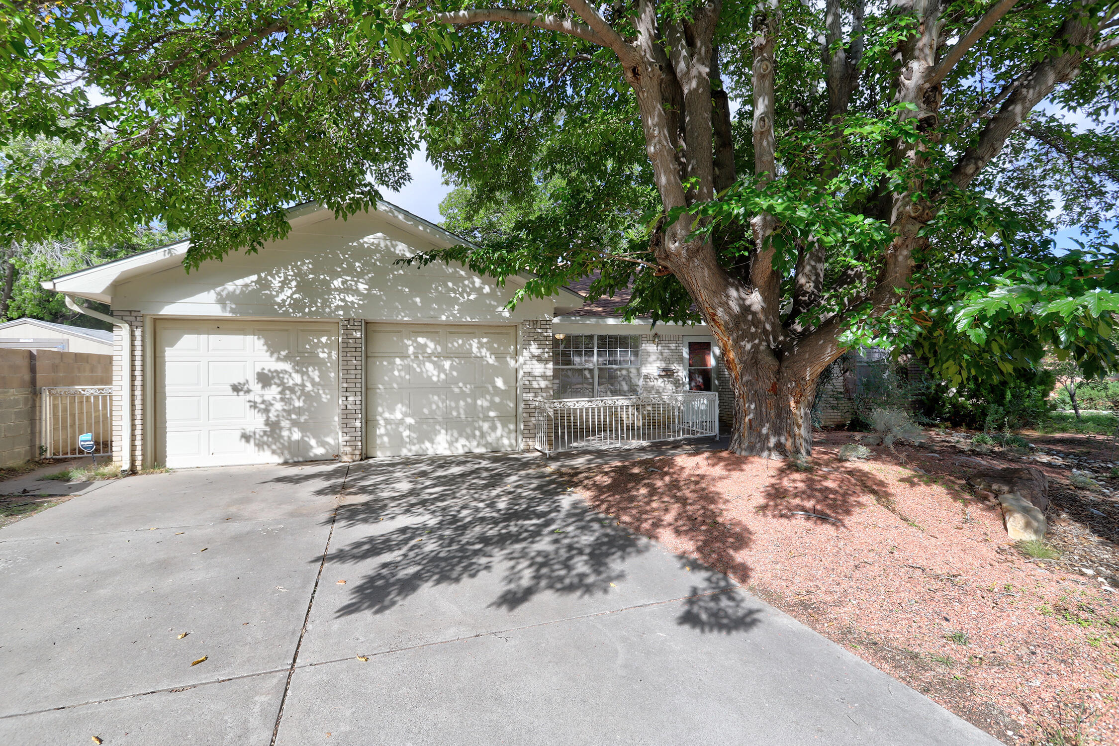 1717 Bellehaven Court NE — photo