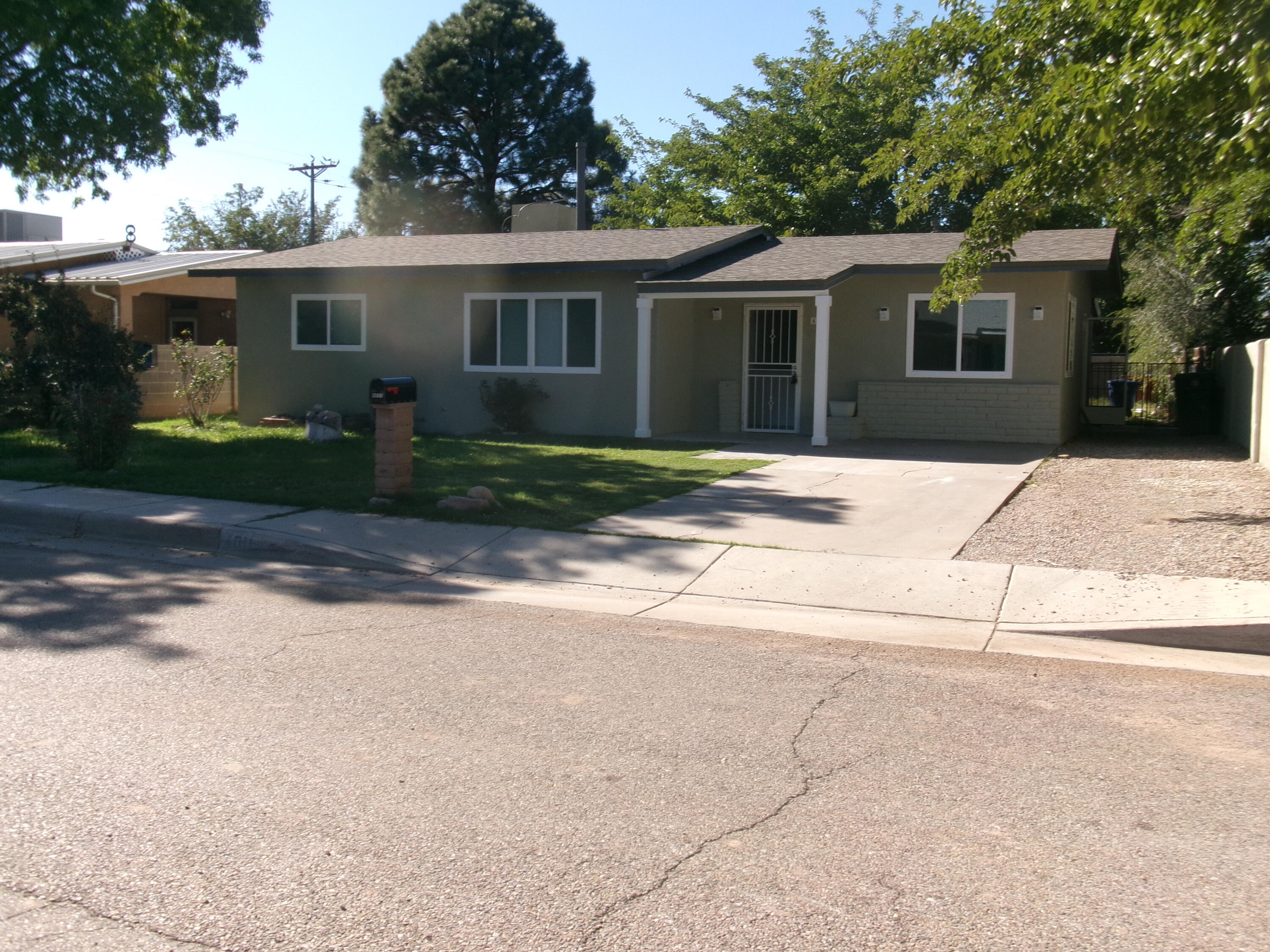 4011 Broadview Place NW — photo