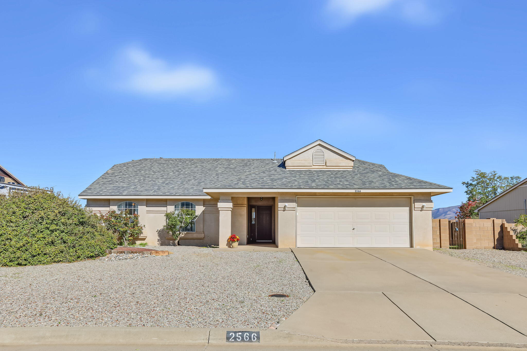2566 Diamond Peak Drive NE — photo