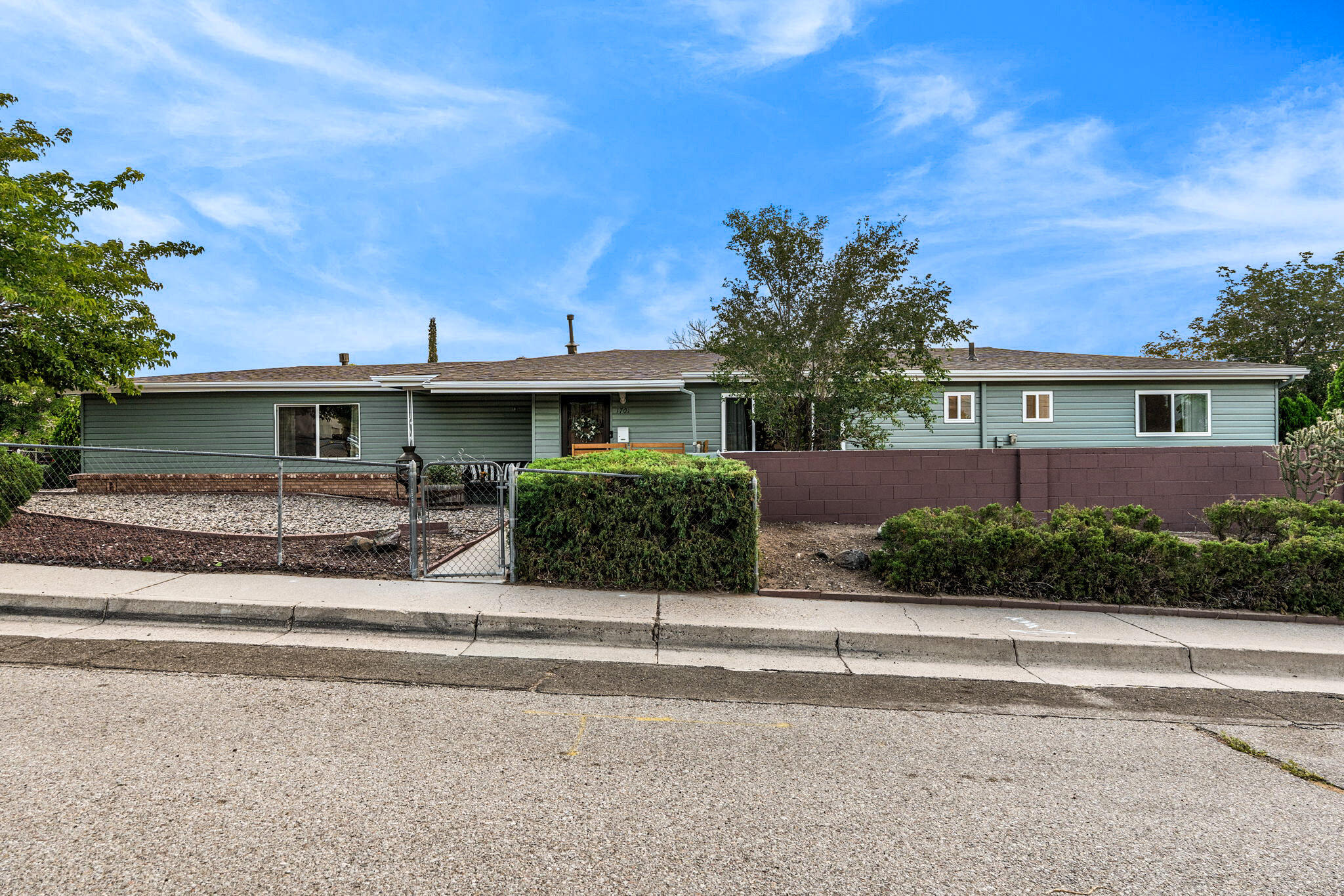 1701 Vassar Drive SE — photo