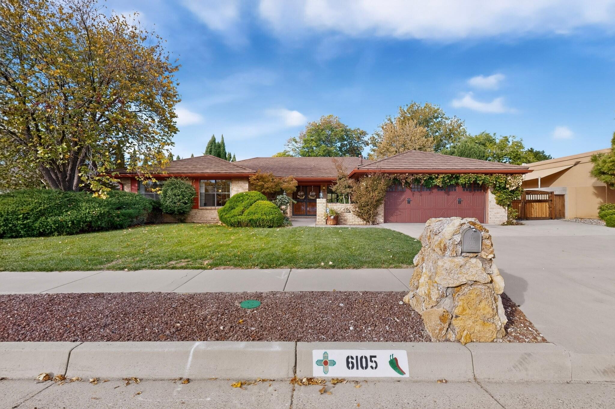 6105 Padre Court NE — photo