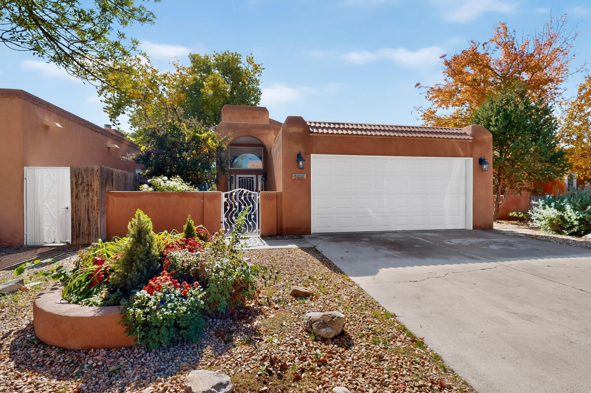 3116 Calle De Alamo NW — photo