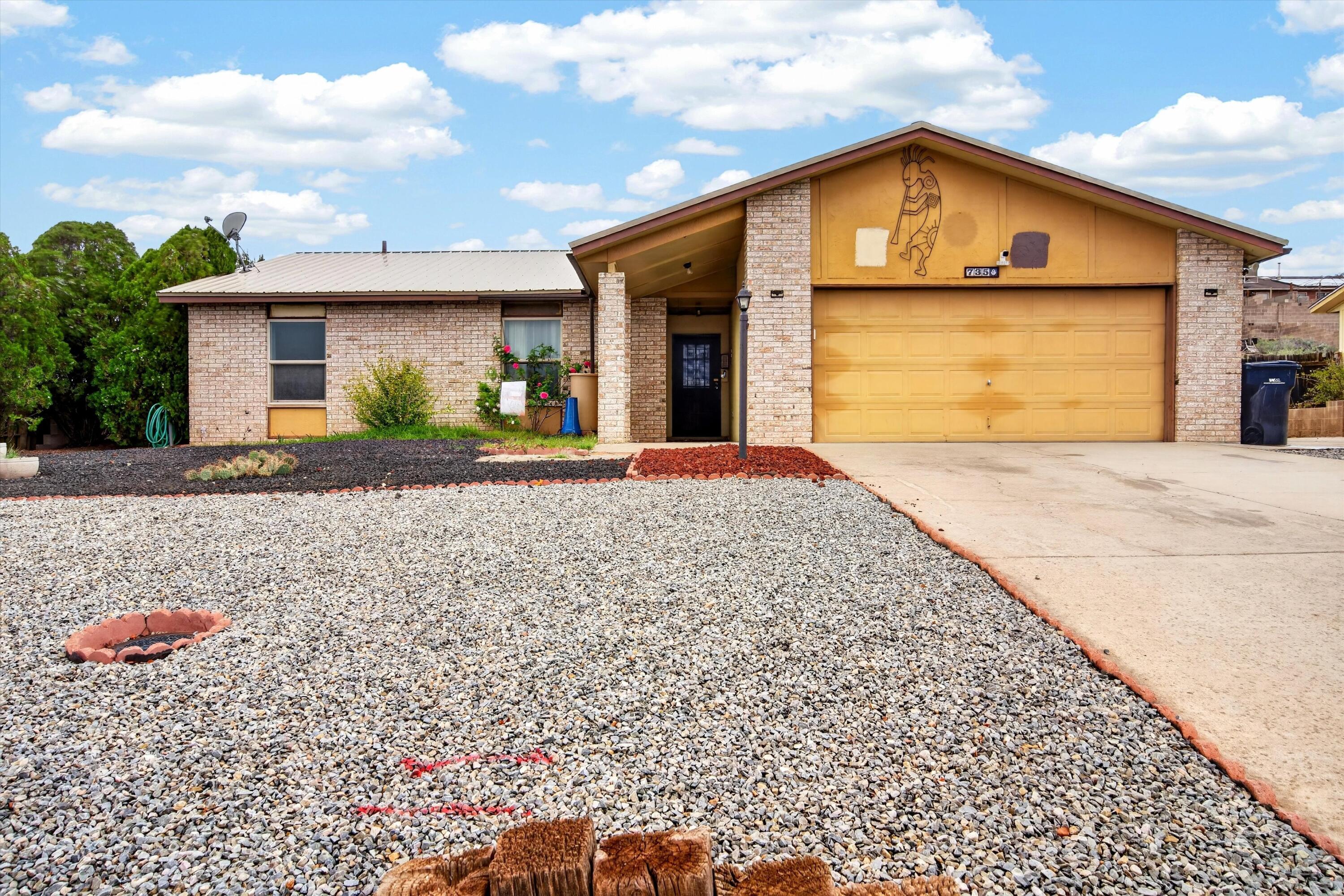 735 Emerald Drive NE — photo