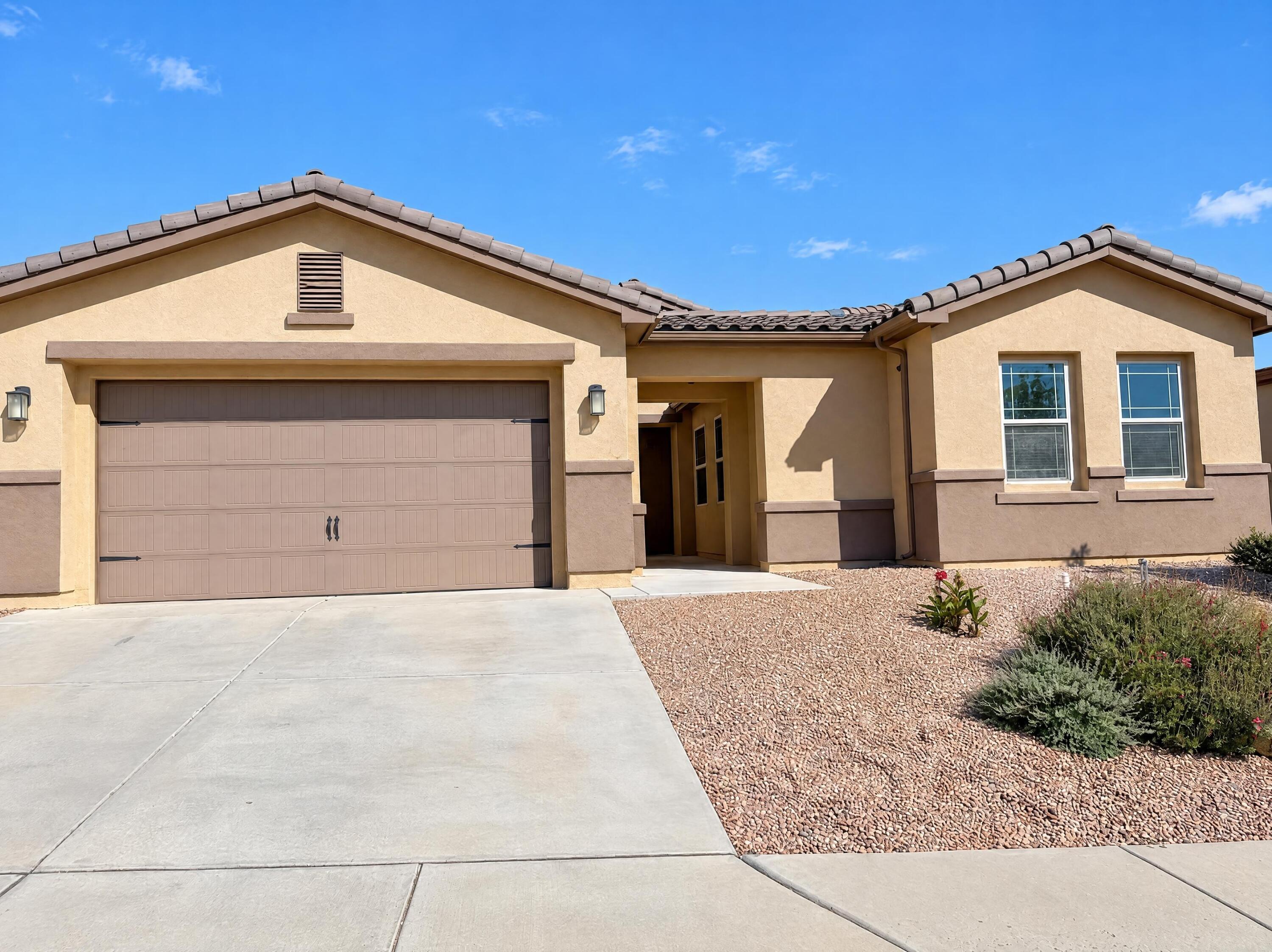 2640 Vista Manzano Loop NE — photo