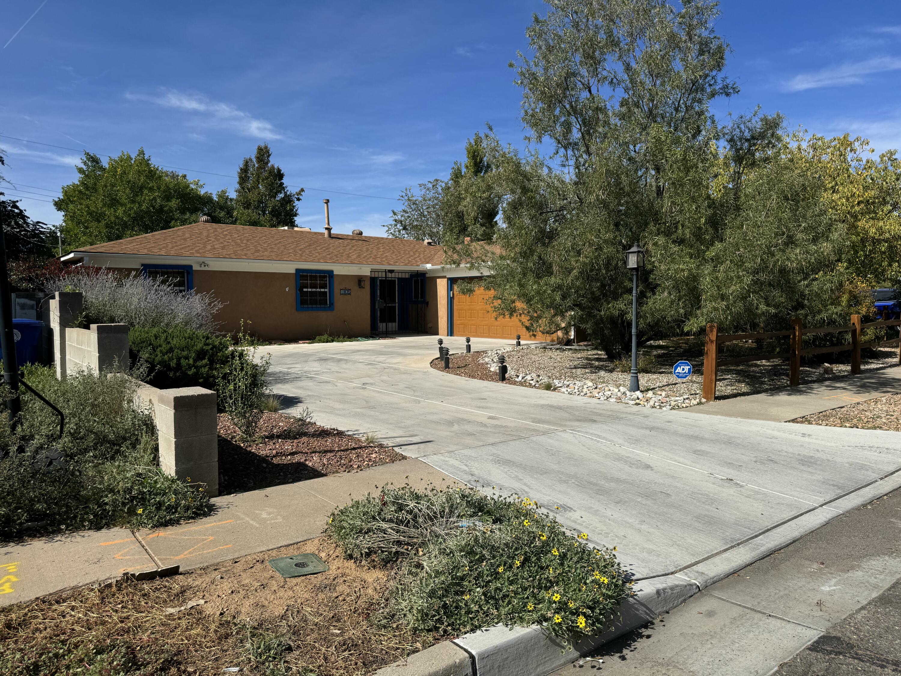 1405 Marron Circle NE — photo